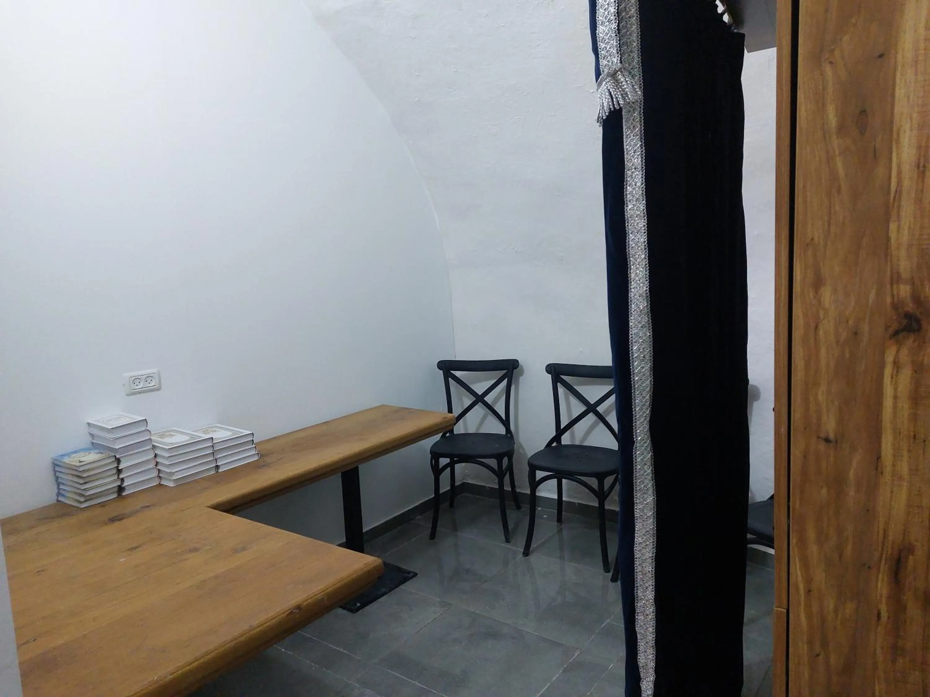 hair dresser in Heleni Hotel