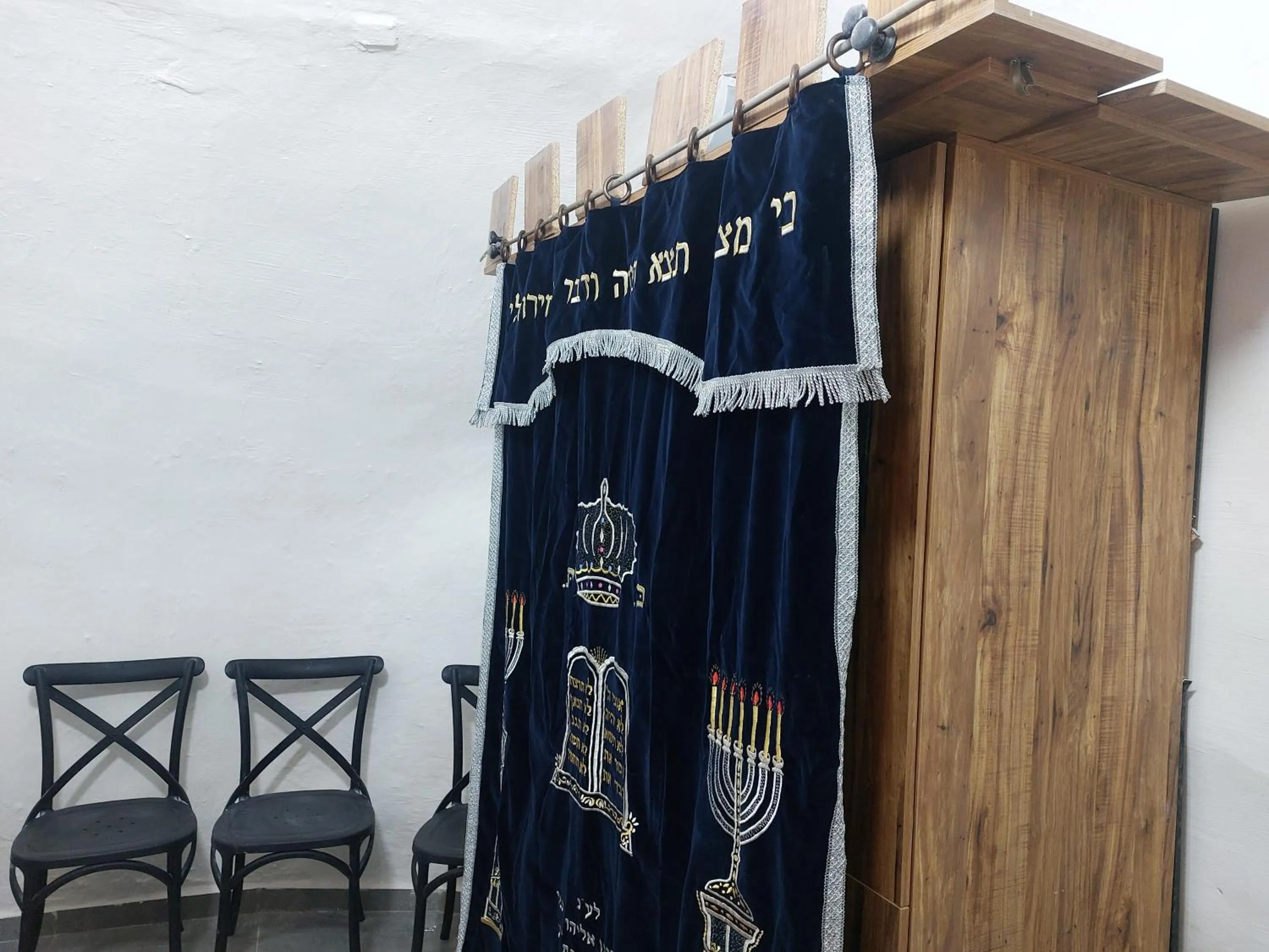 wardrobe in Heleni Hotel