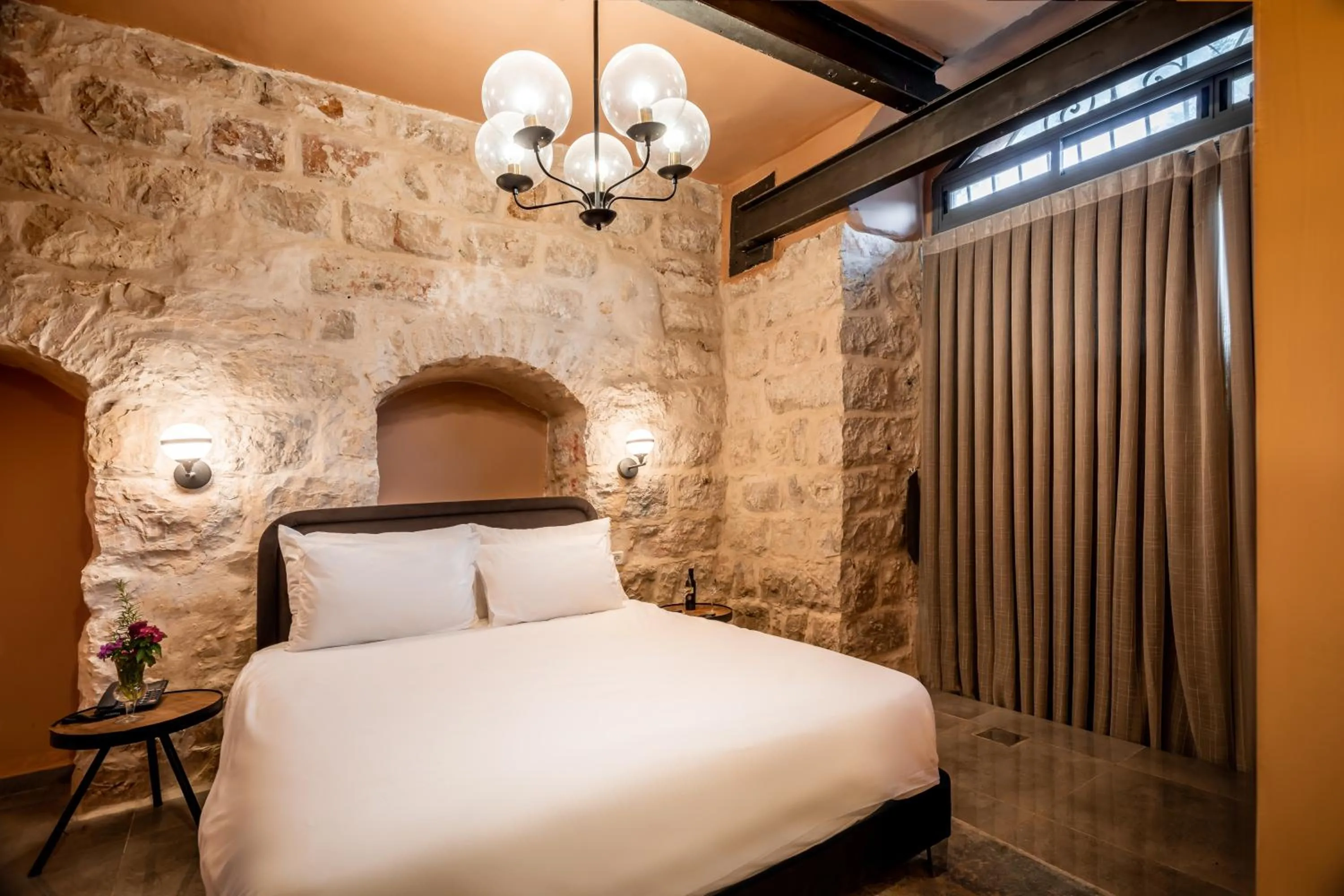 Bedroom, Bed in Heleni Hotel