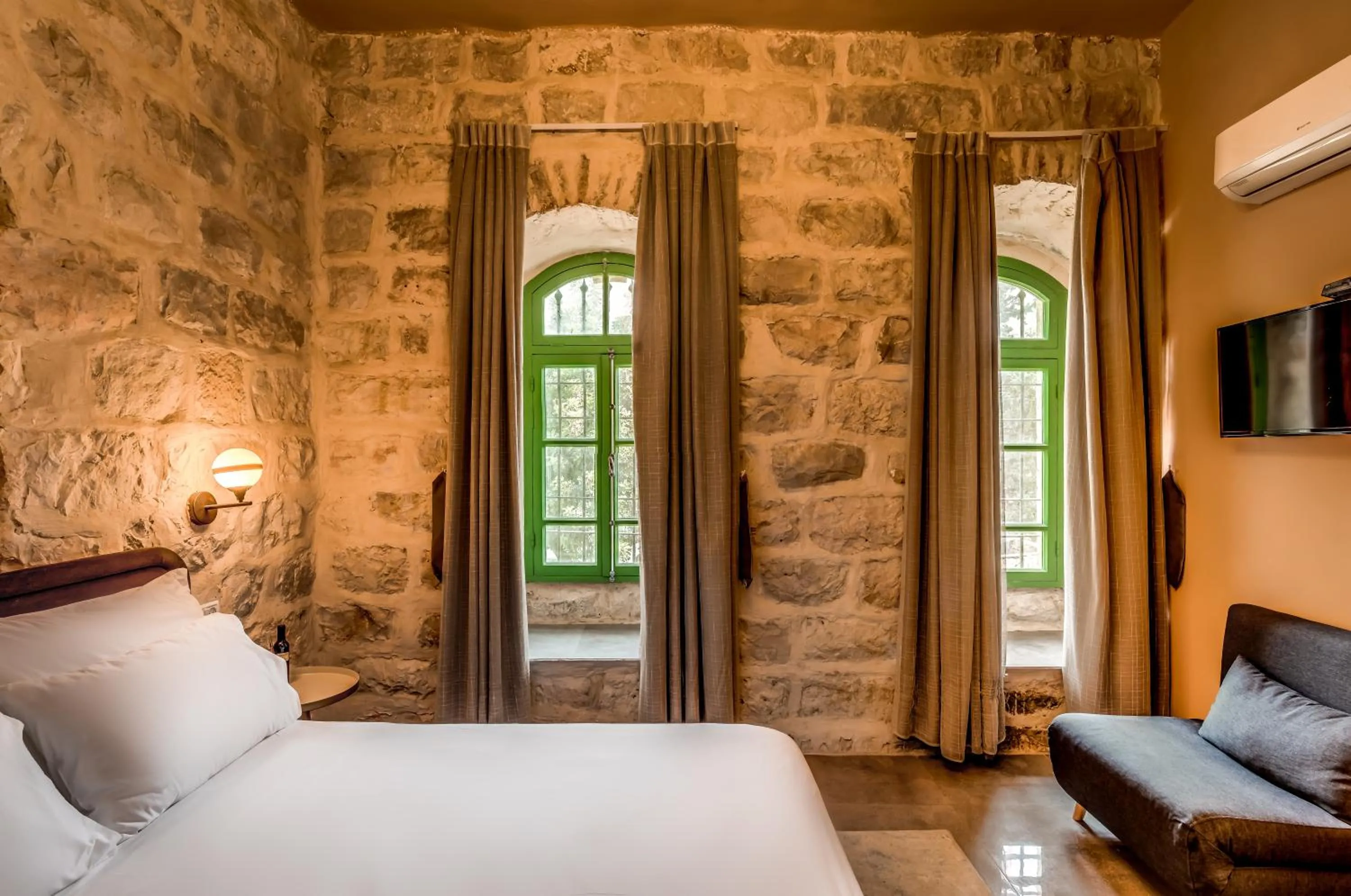 Bedroom, Bed in Heleni Hotel