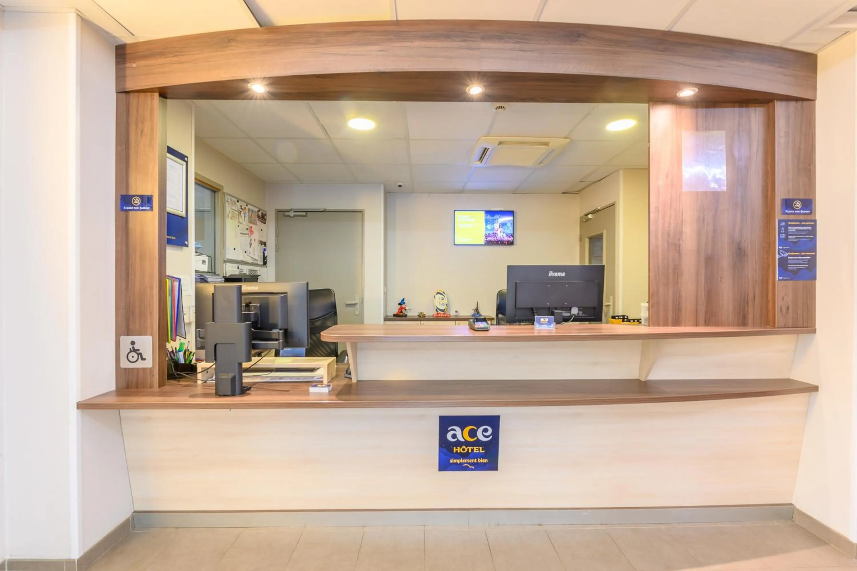 Lobby or reception in Ace Hôtel Paris Marne La Vallée