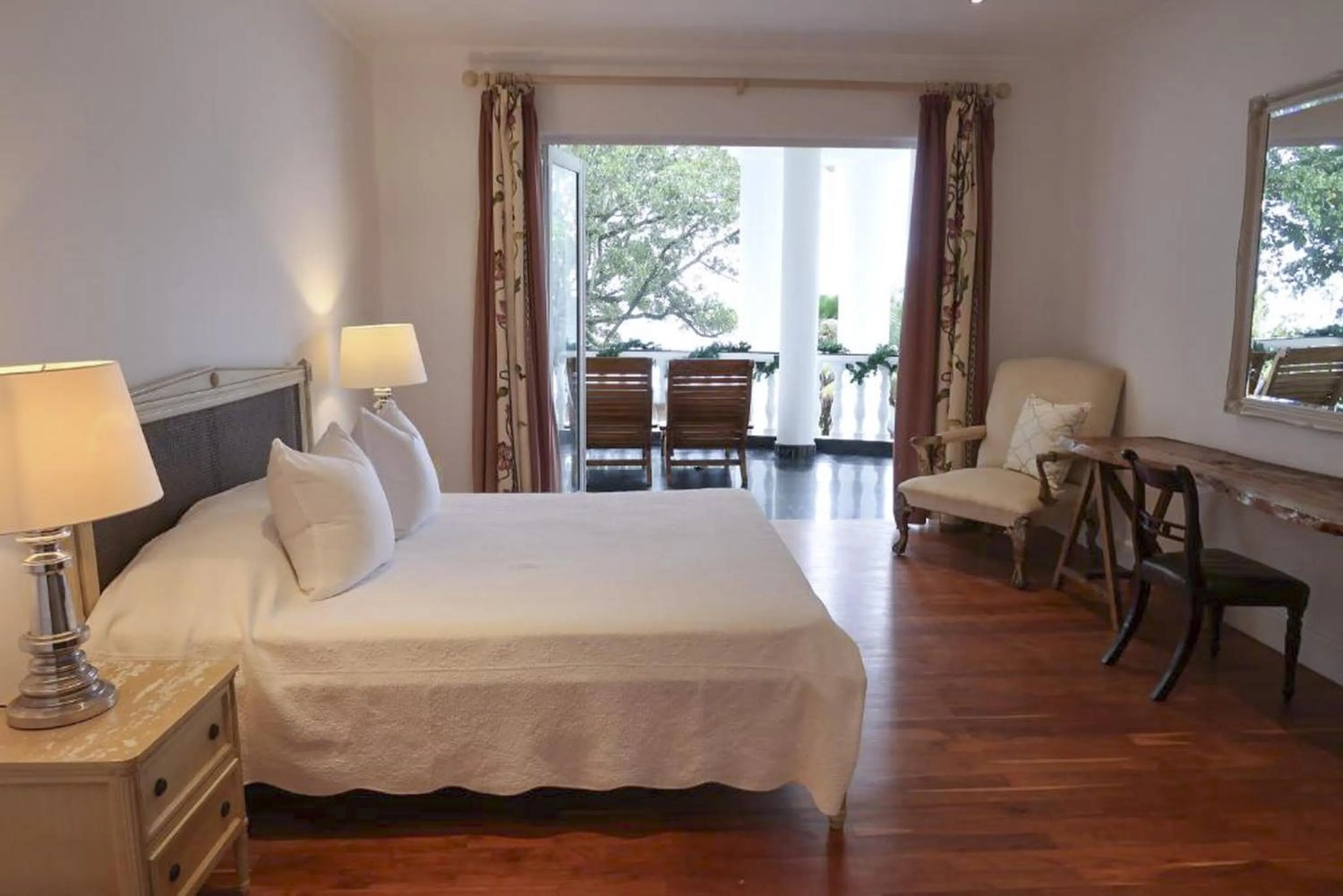 Bed in Chateau Elysium