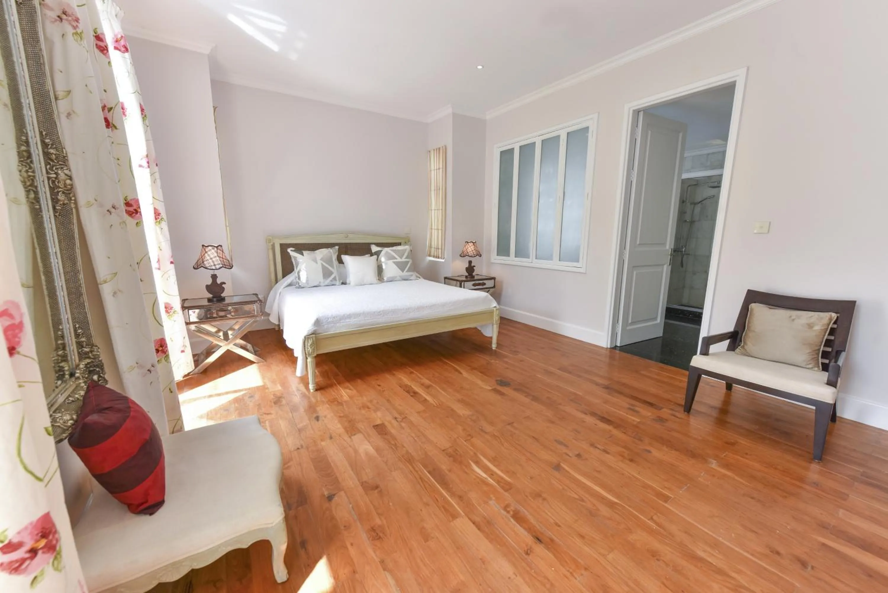 Bed in Chateau Elysium