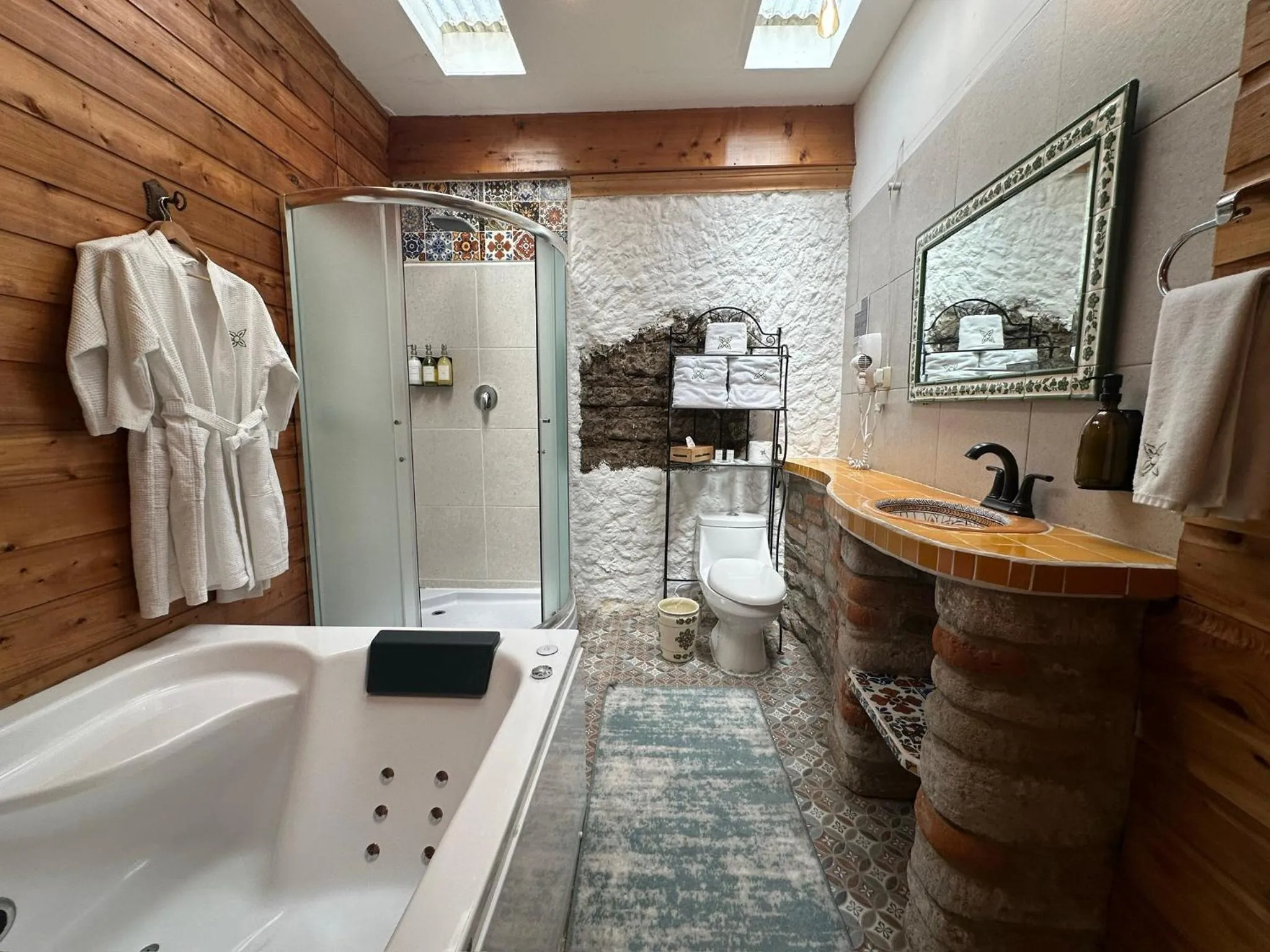 Shower in Casa Morasan Hotel-Boutique