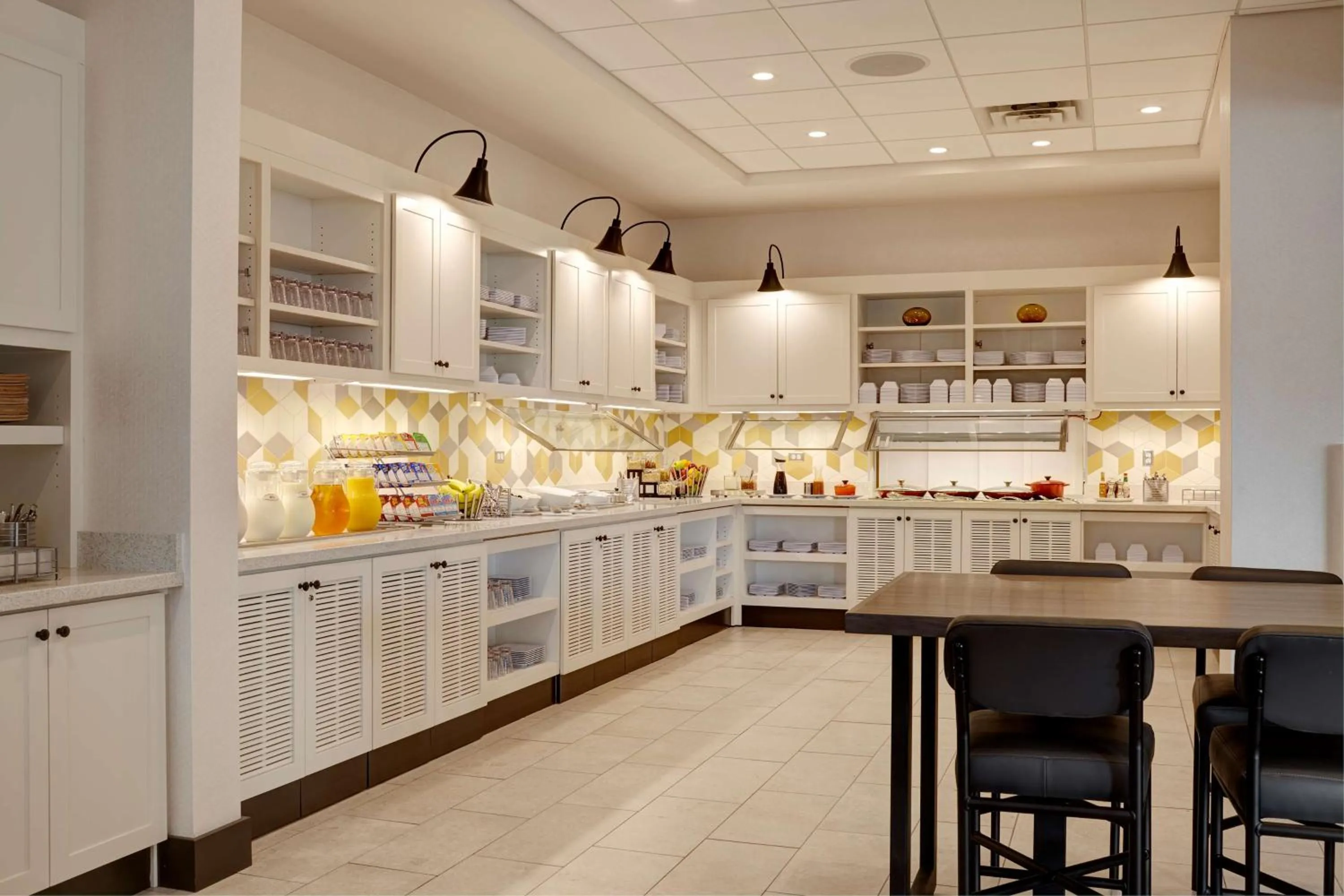 Restaurant/places to eat in Hyatt Place Madison/Verona