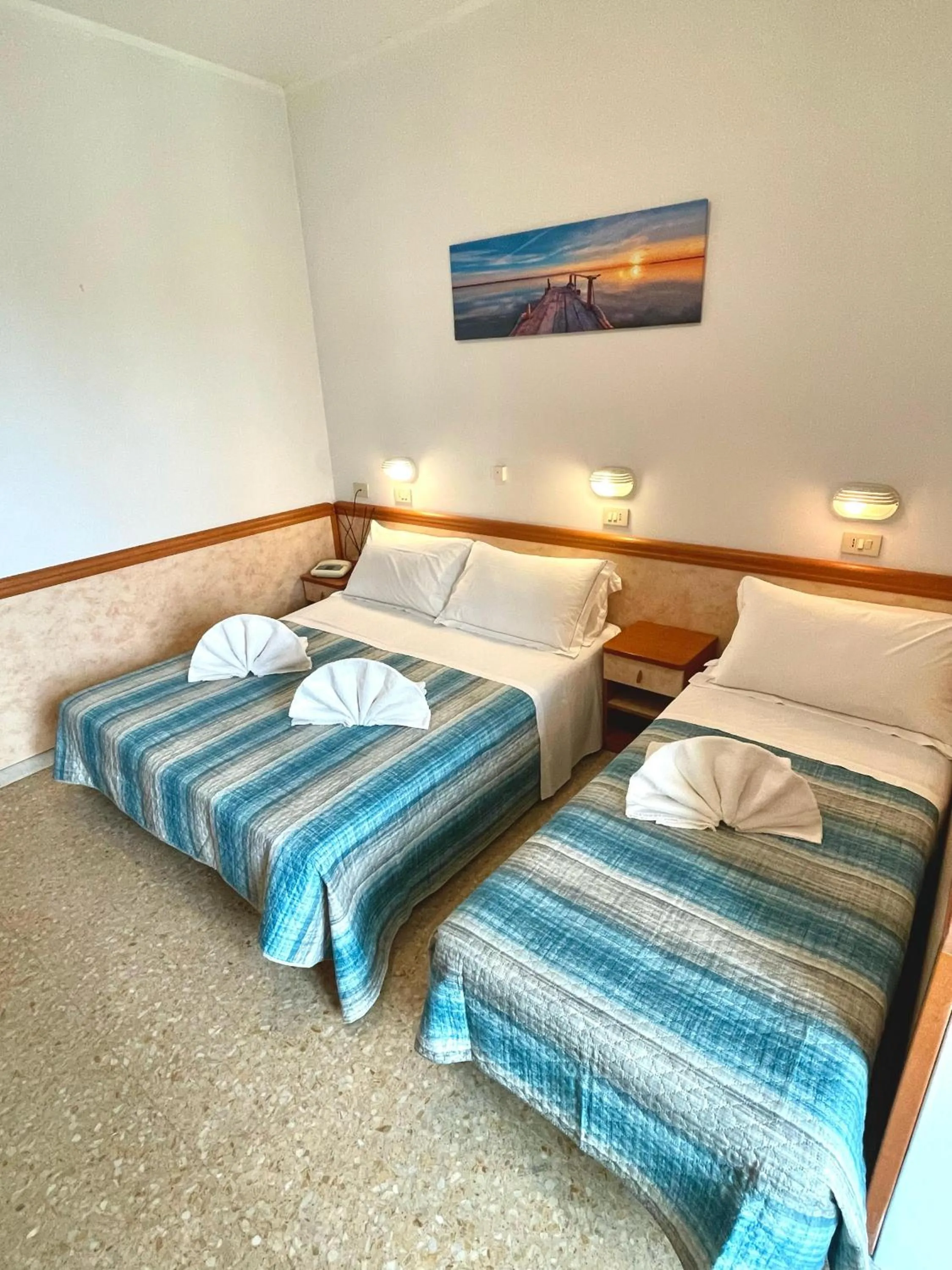 Bedroom, Bed in Hotel Crystal NUOVA GESTIONE 2025