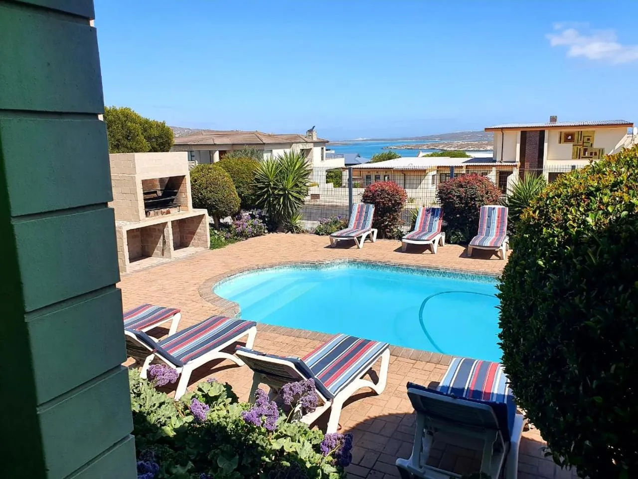 Swimming pool in Seagulls Guest House