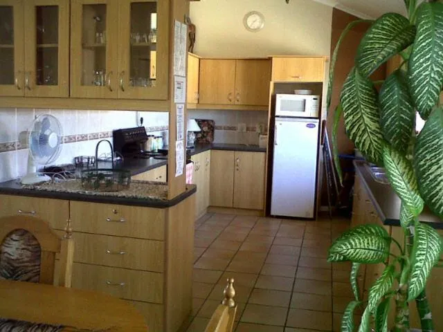 Kitchen or kitchenette in Seagulls Guest House