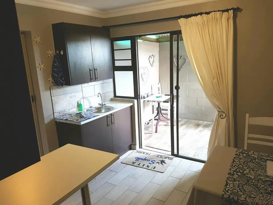 Patio in Seagulls Guest House