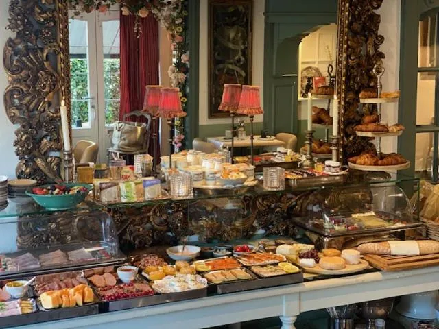 Food and drinks in Hotel Villa Verdi