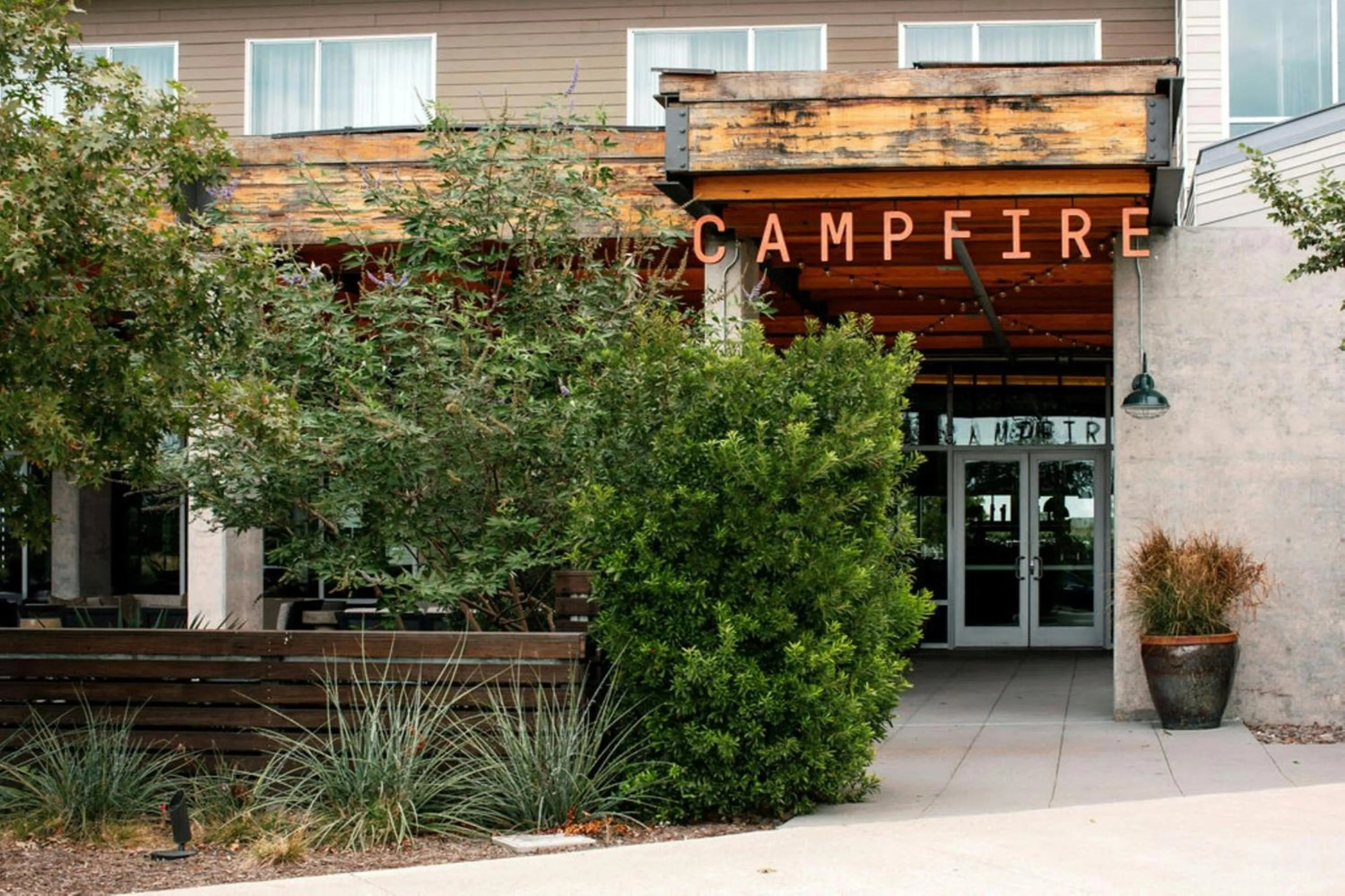 Restaurant/places to eat in The Stella Hotel, Autograph Collection