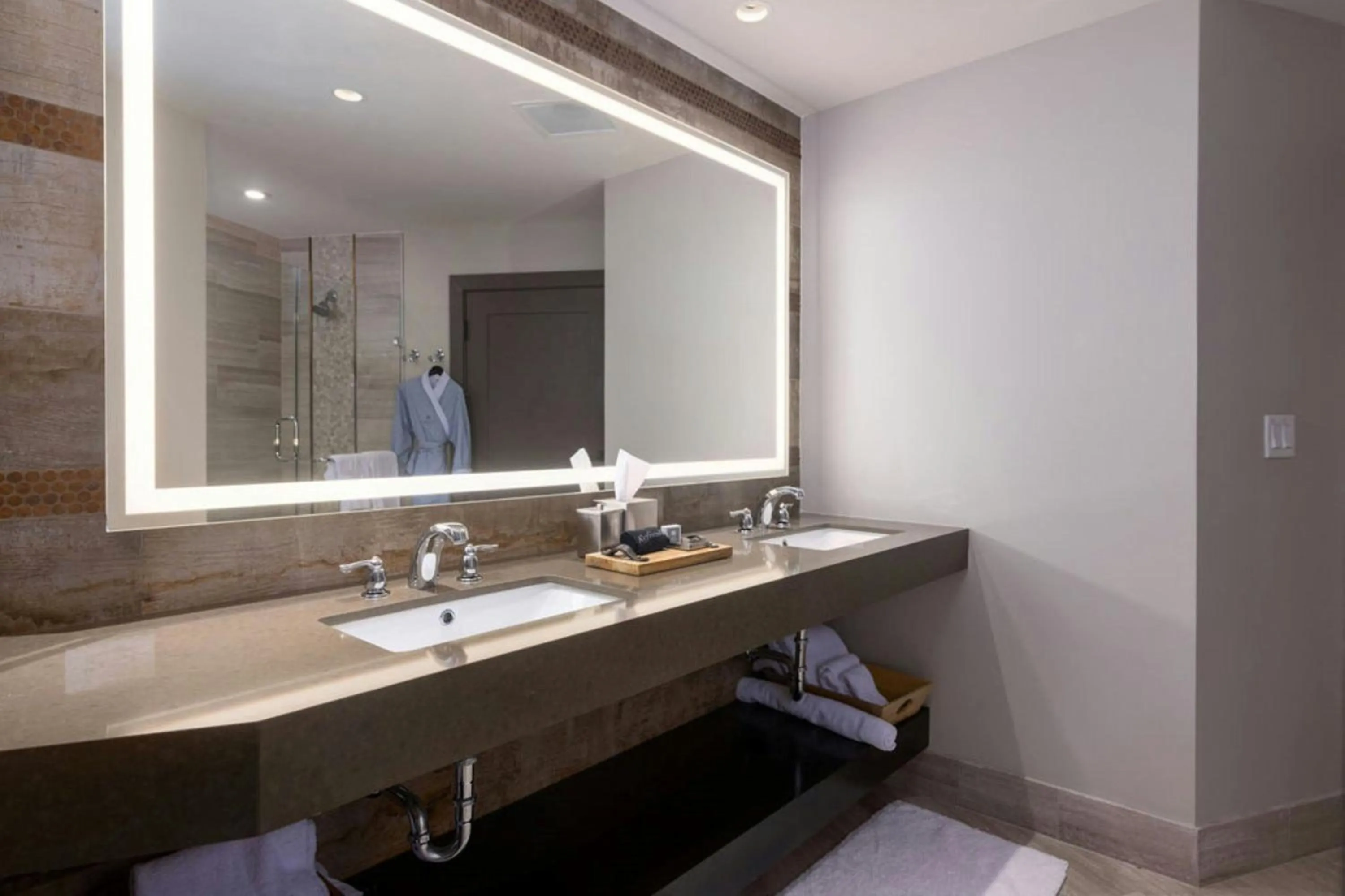 Photo of the whole room in The Stella Hotel, Autograph Collection