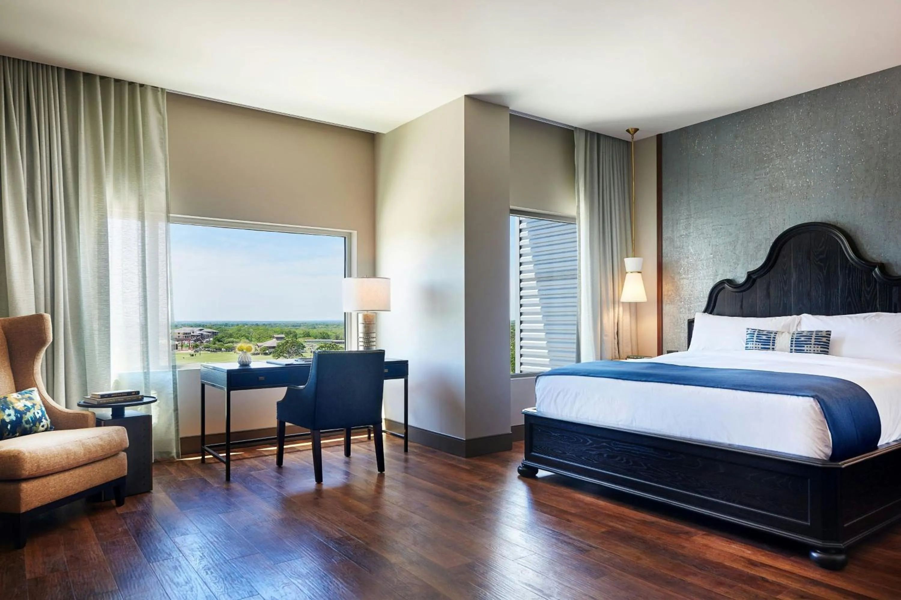 Photo of the whole room, Bed in The Stella Hotel, Autograph Collection