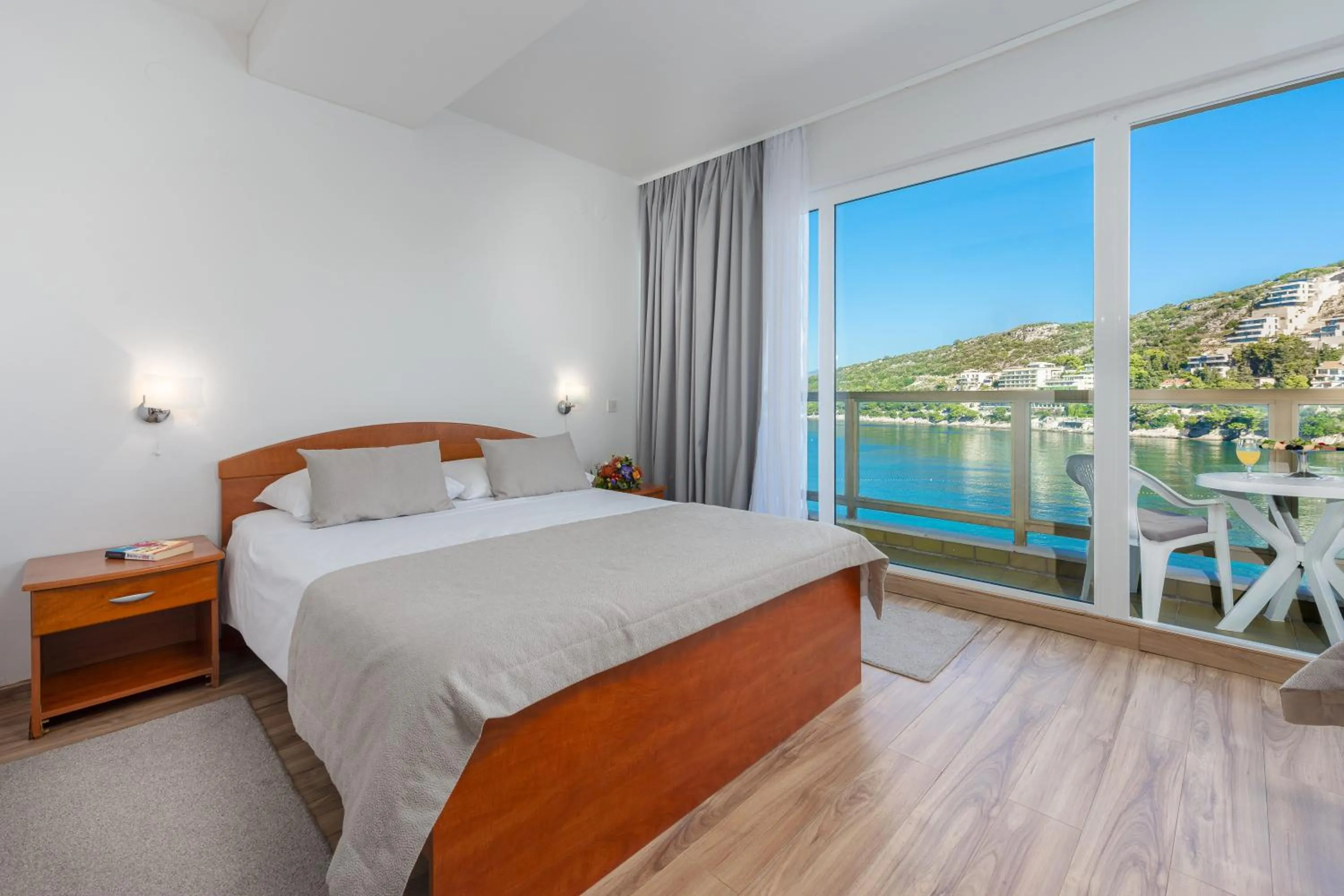 Bedroom, Bed in Hotel Vis