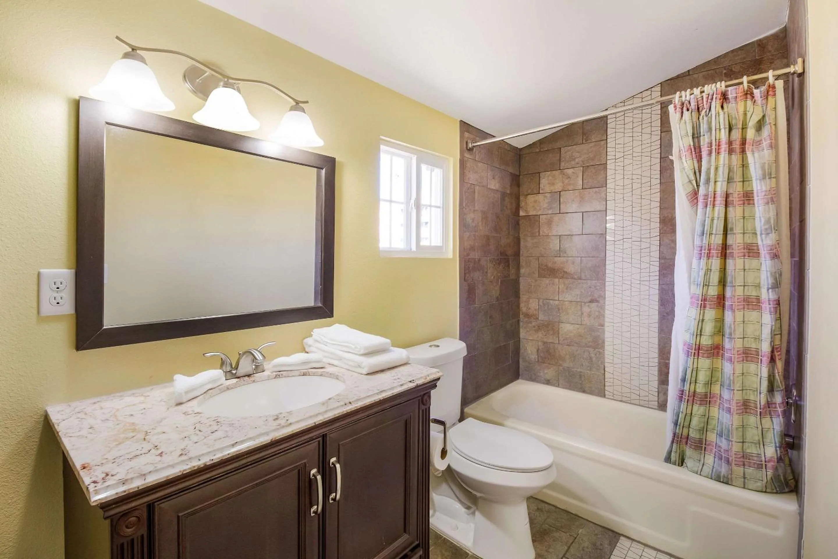 Bedroom in Rodeway Inn Casper