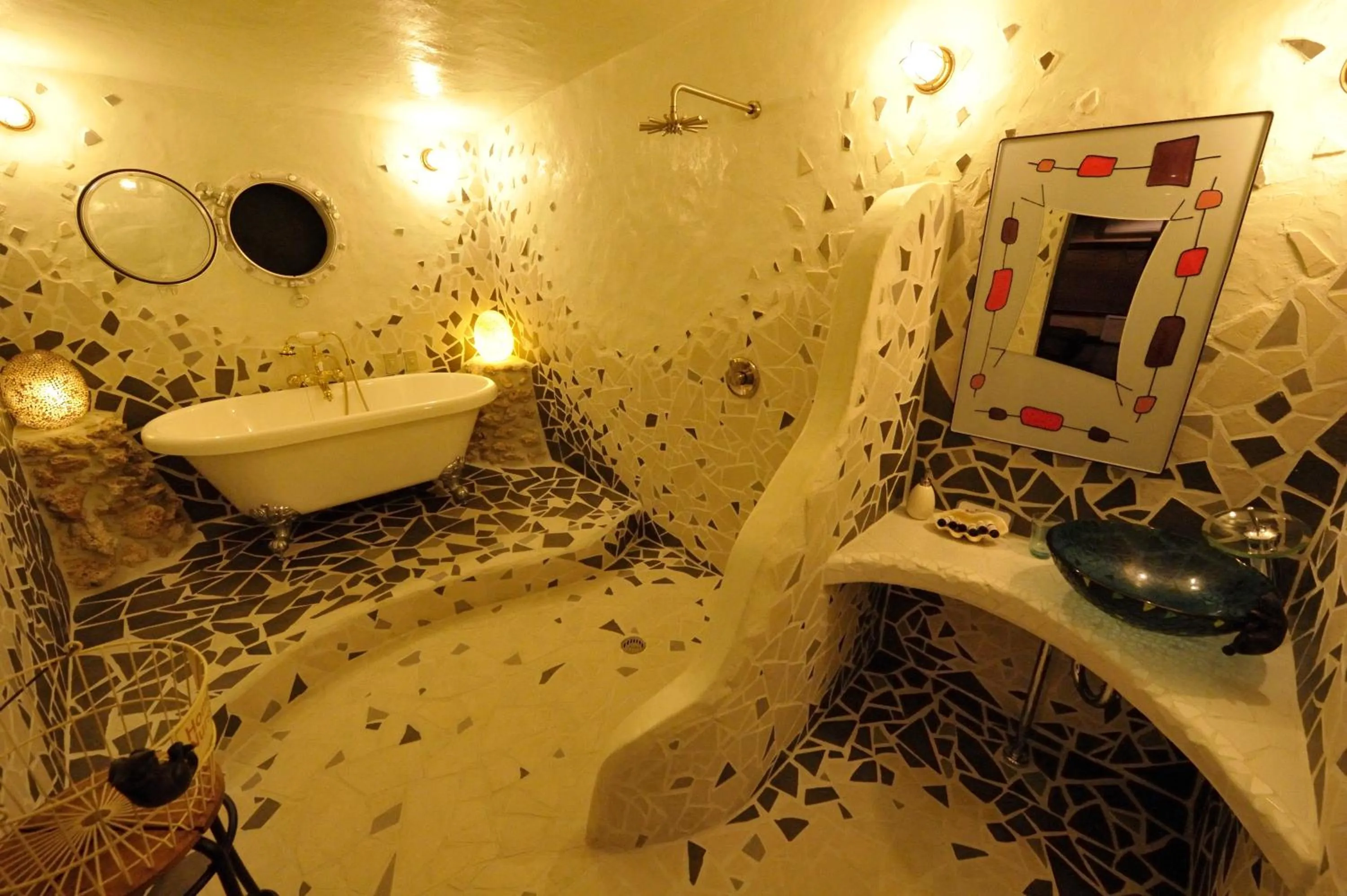 Shower in Taketomijima Akaneya