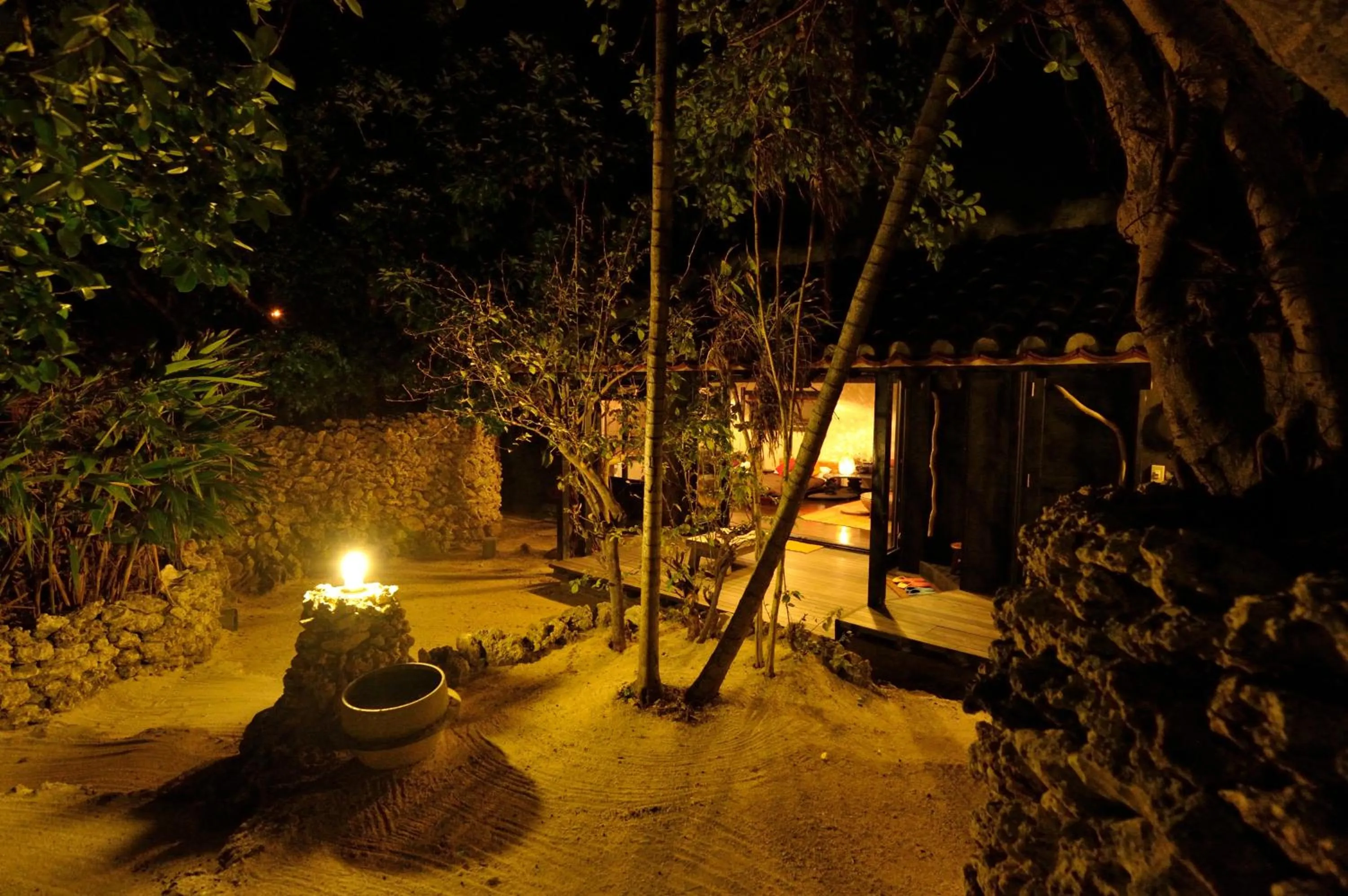 Garden in Taketomijima Akaneya