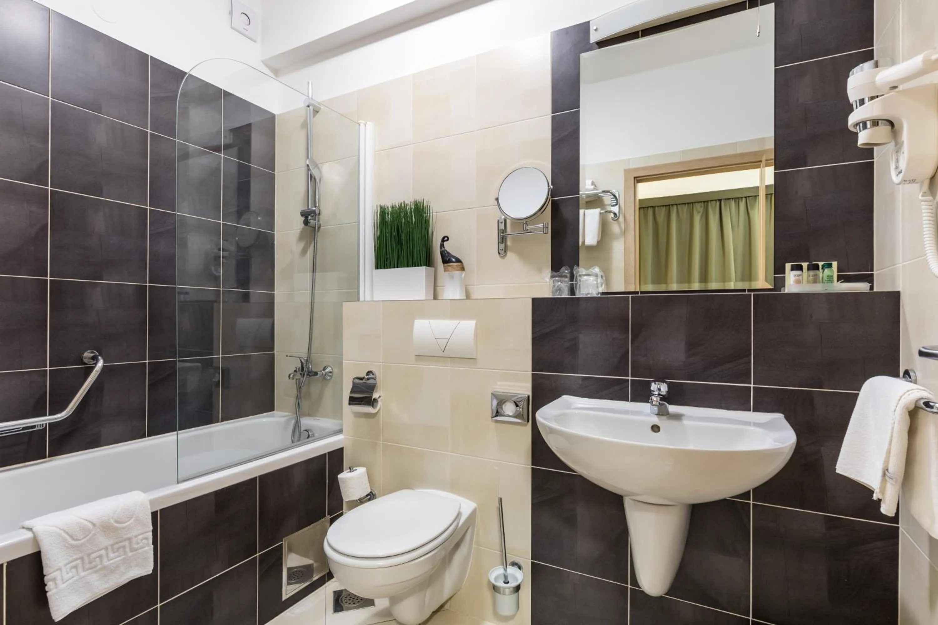 Bathroom in Hotel Mondo