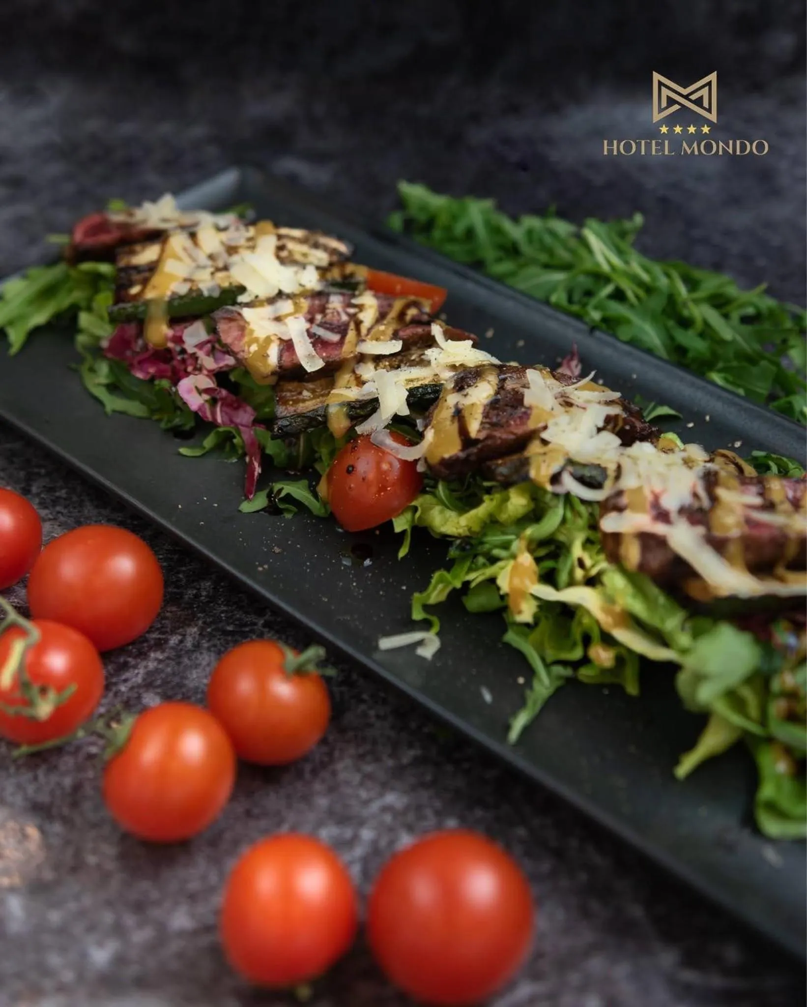 Restaurant/places to eat in Hotel Mondo