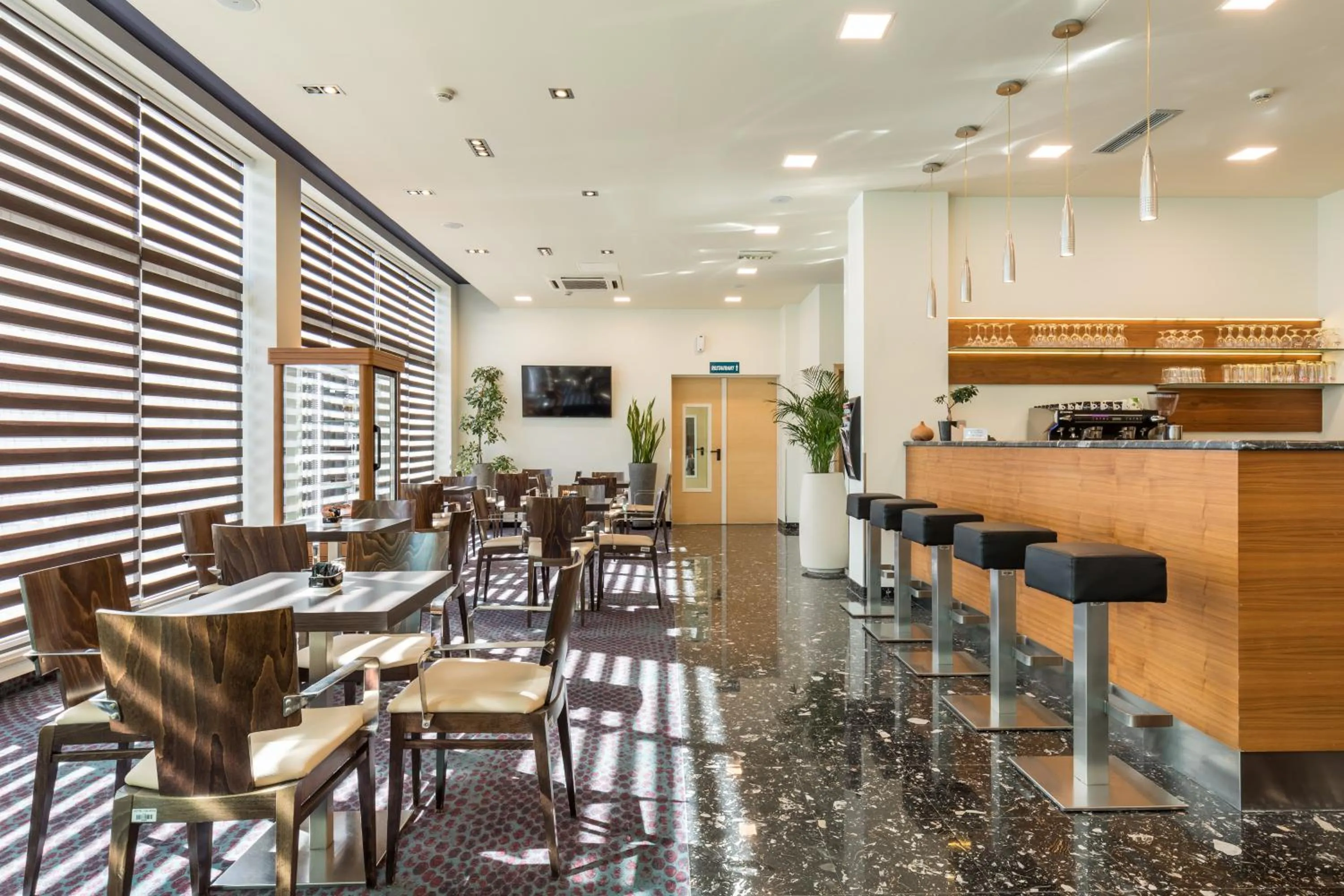 Property building in Hotel Mondo