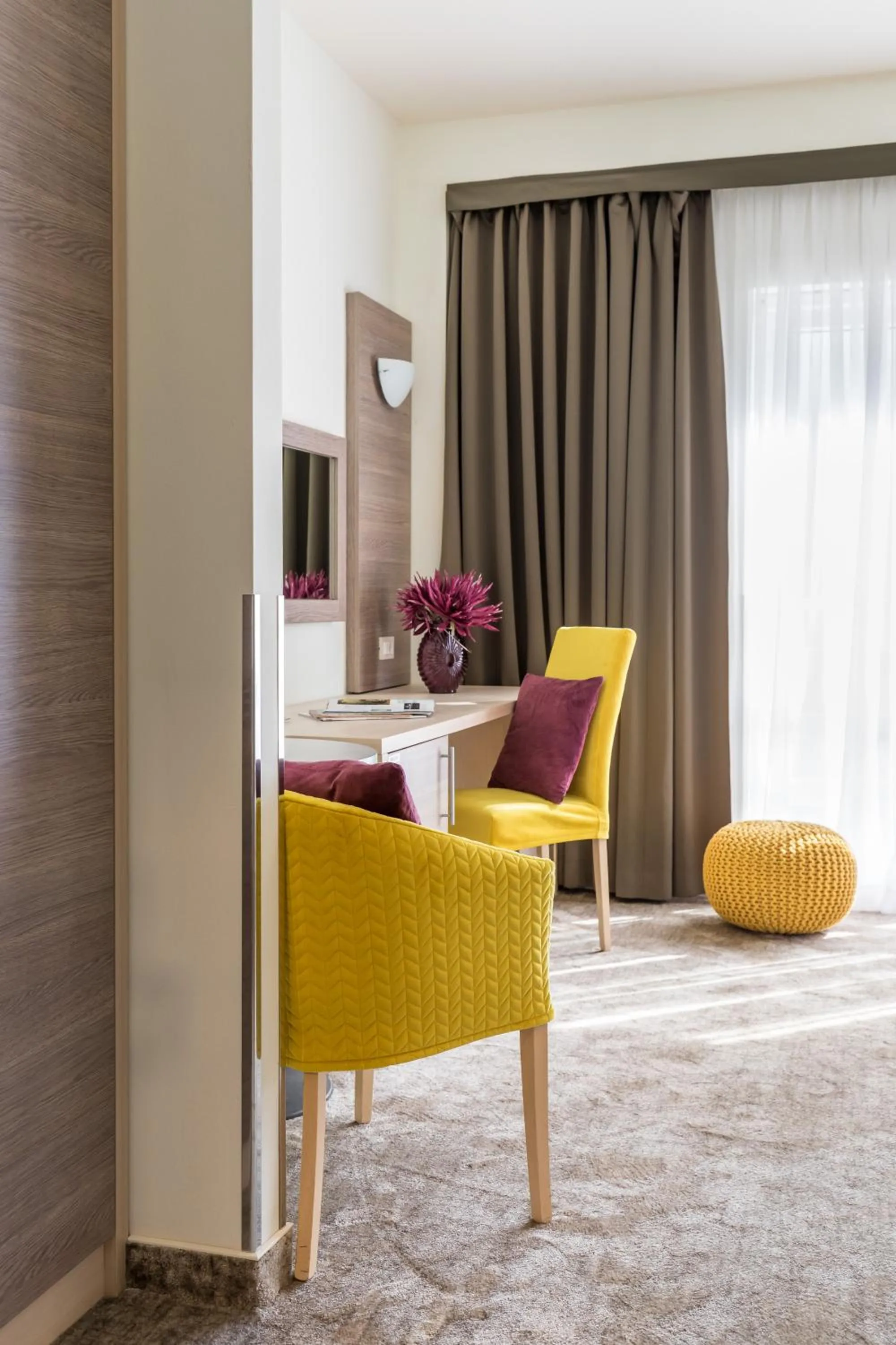 Photo of the whole room in Hotel Mondo