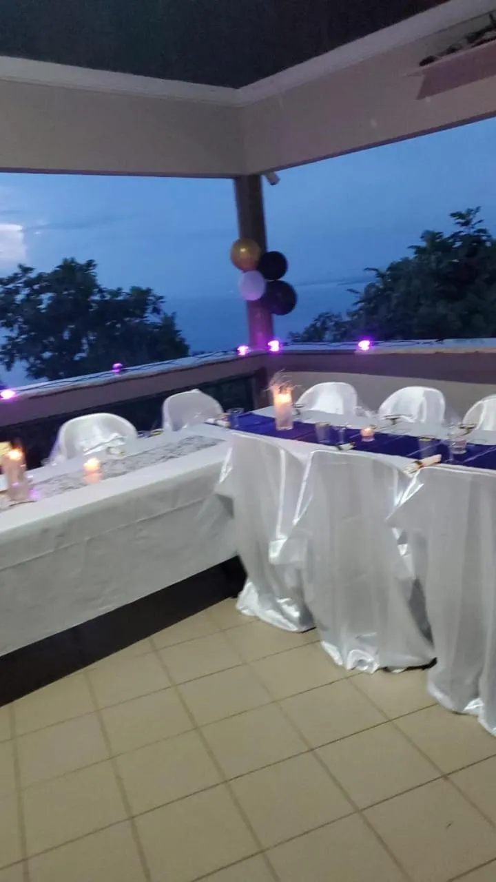 Restaurant/places to eat in Boutique B&B at Stone Village