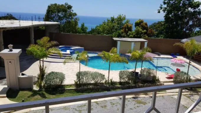 Hot Tub in Boutique B&B at Stone Village