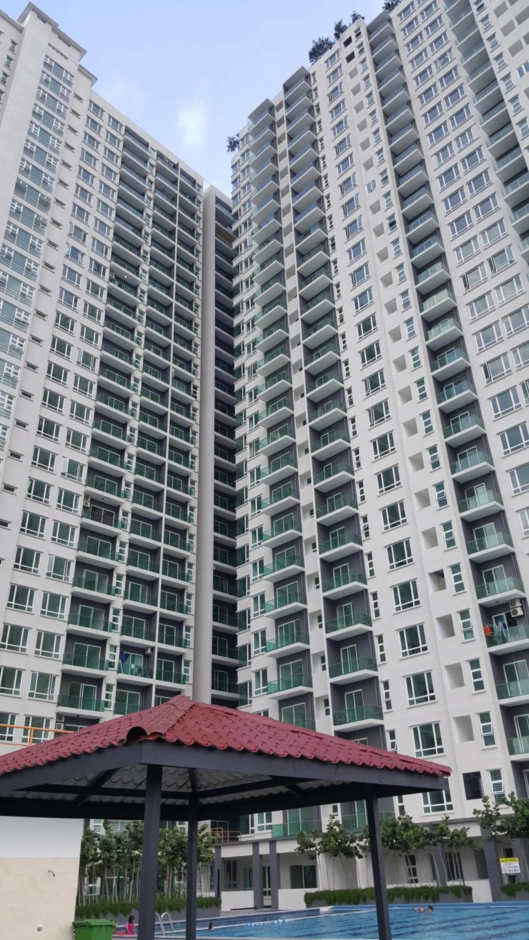 BBQ facilities in D'calton seaview apartment