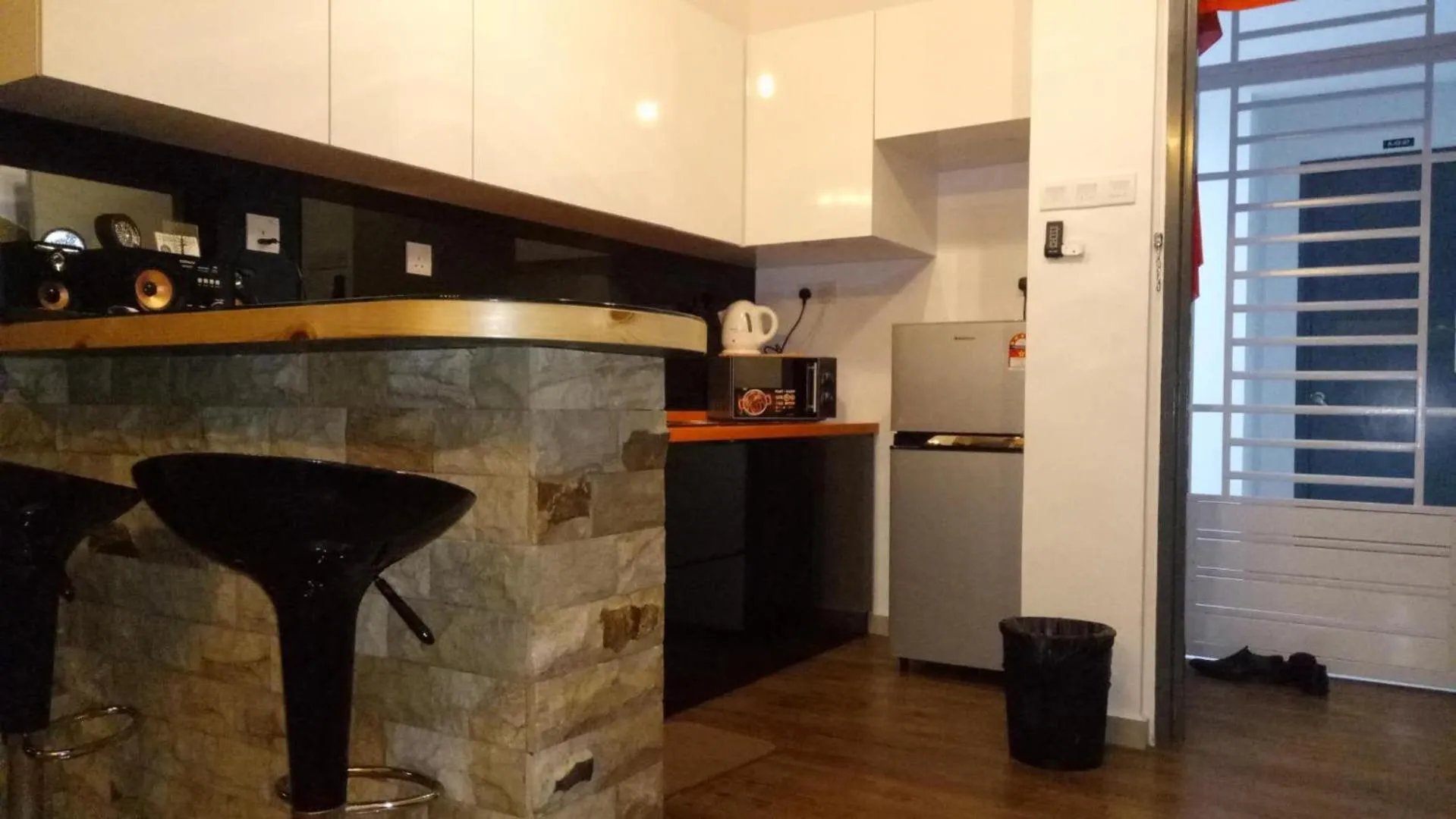 Kitchen or kitchenette in D'calton seaview apartment