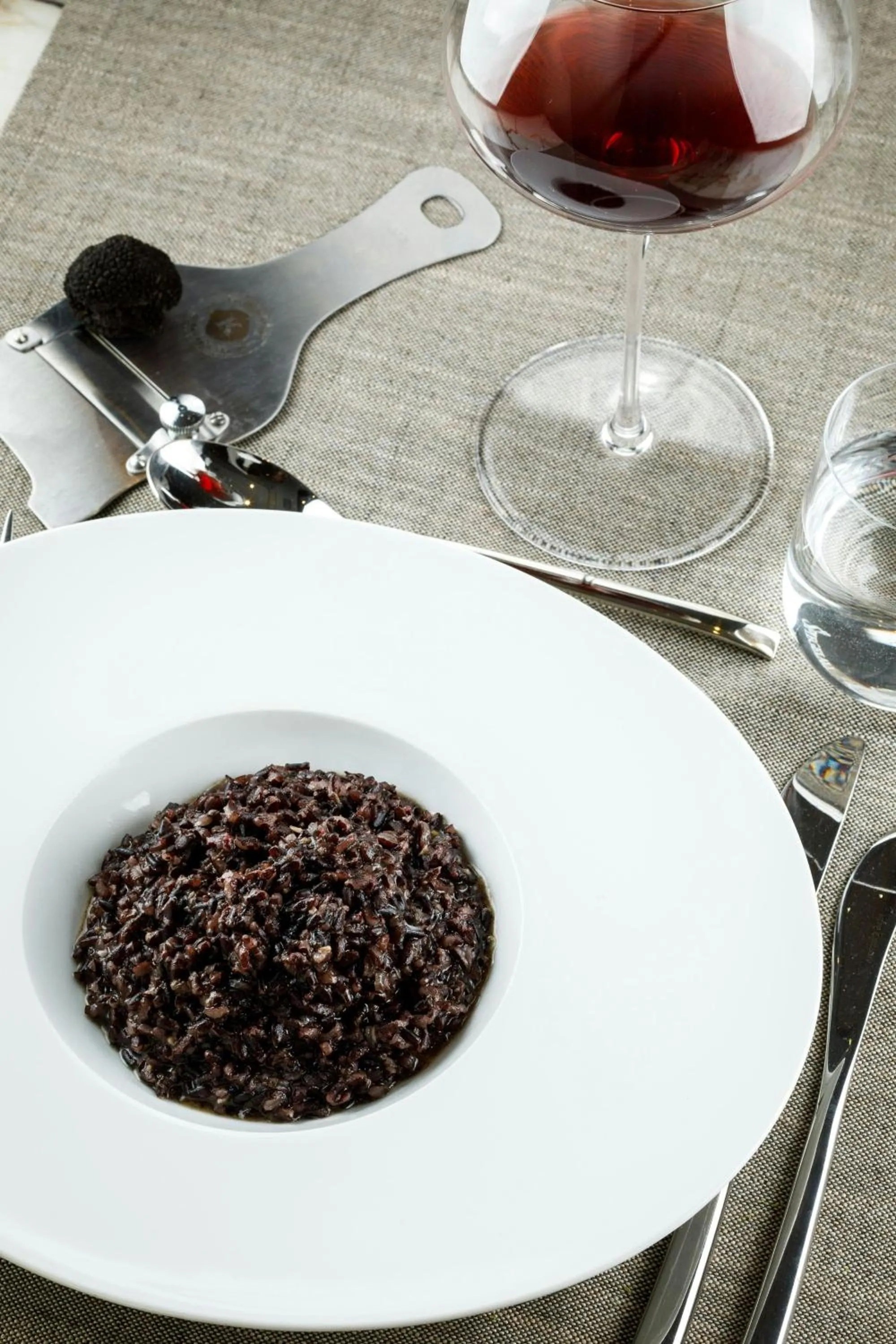 Restaurant/places to eat in Le Meridien Lav Split