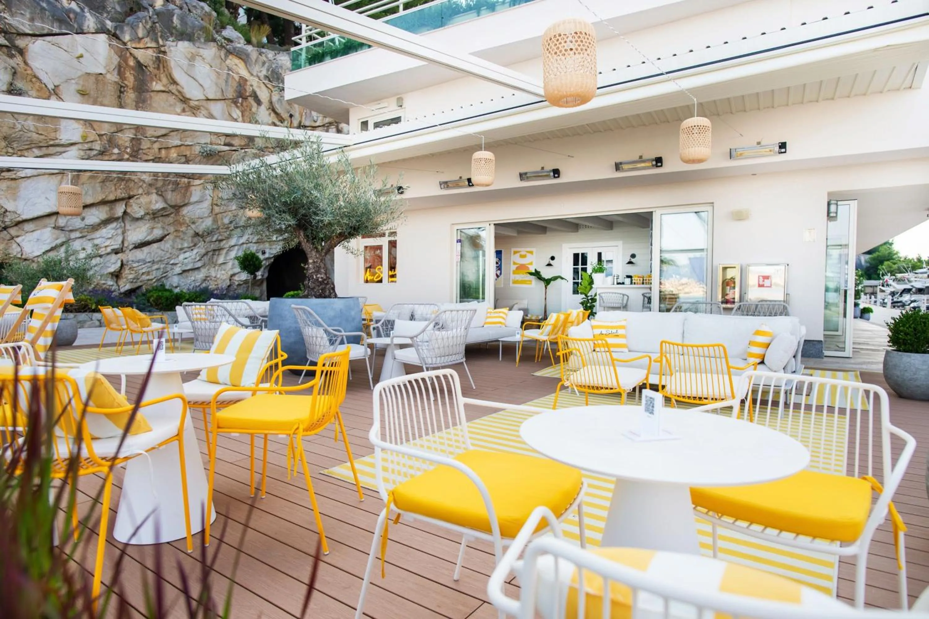 Restaurant/places to eat in Le Meridien Lav Split