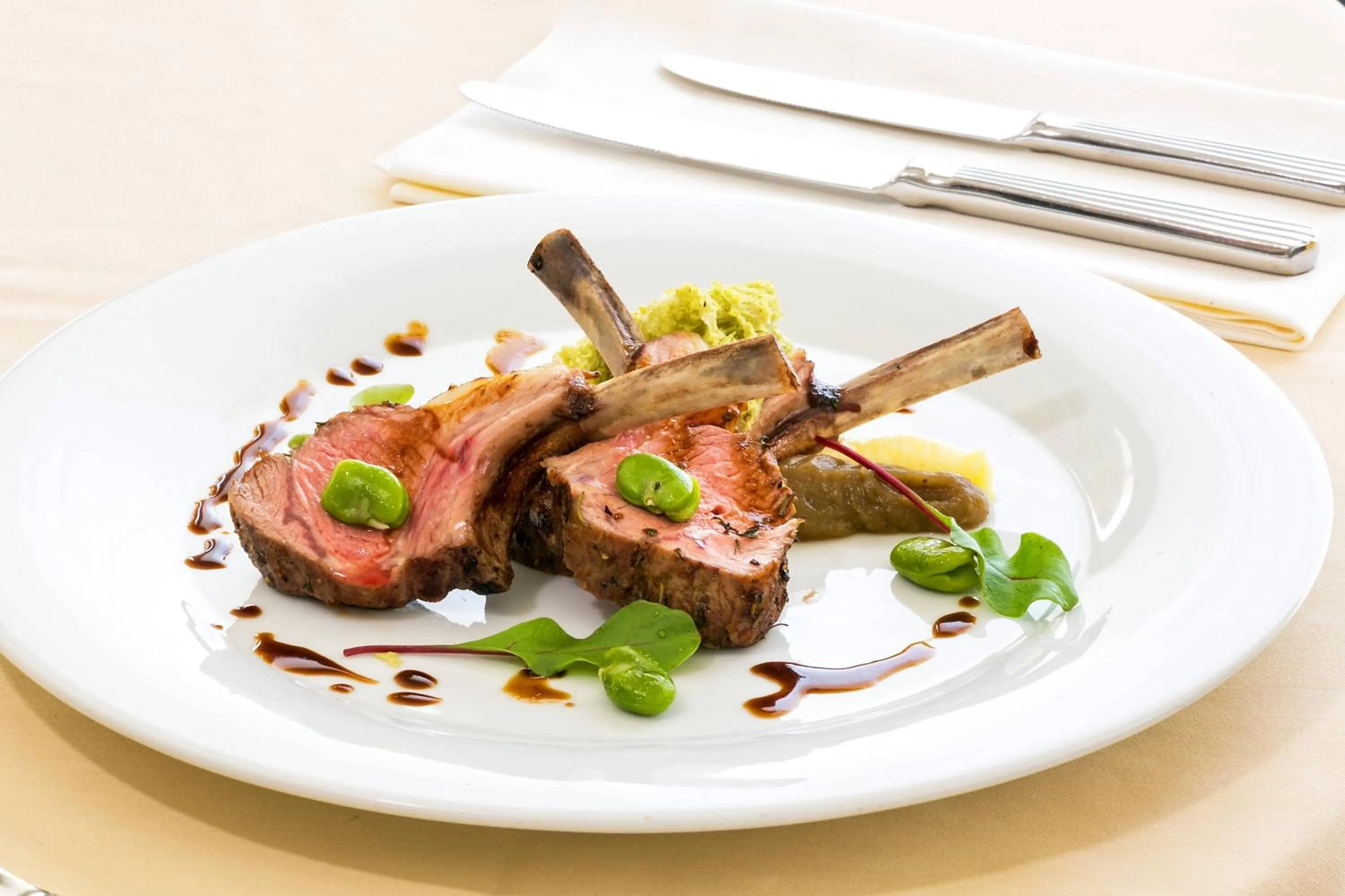 Restaurant/places to eat in Le Meridien Lav Split