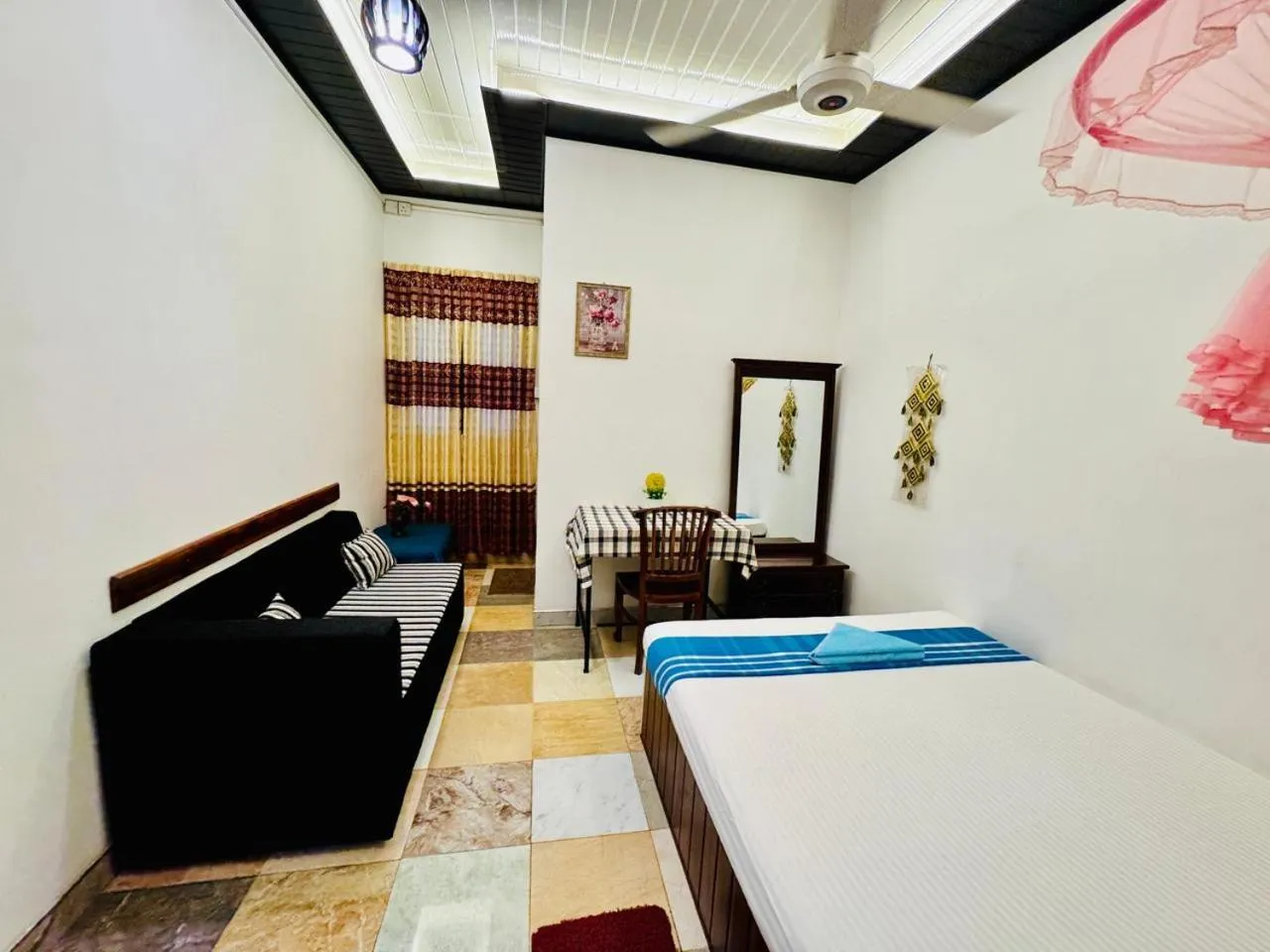 Bed in Dambulla Tourist Resort