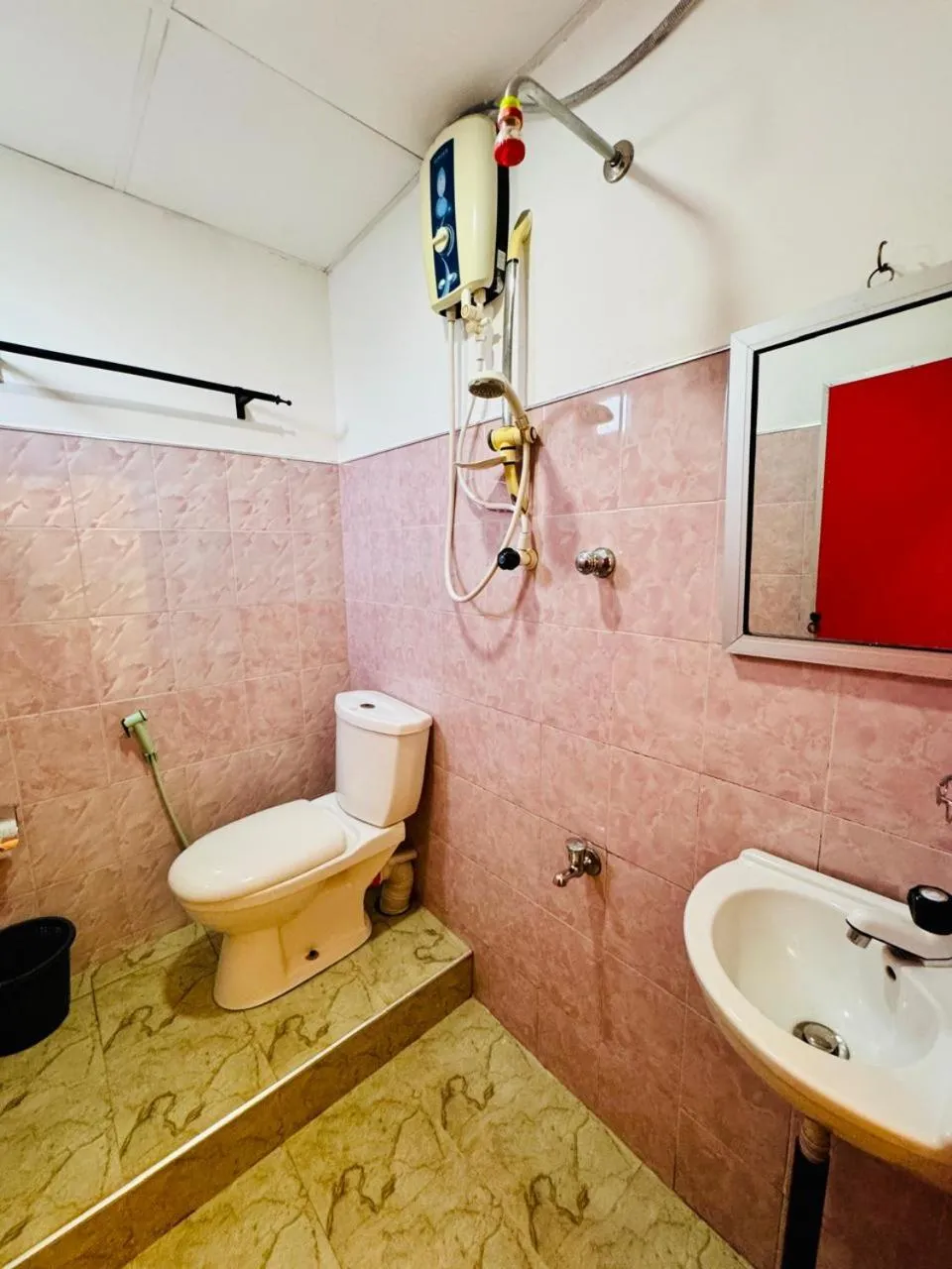 Shower in Dambulla Tourist Resort