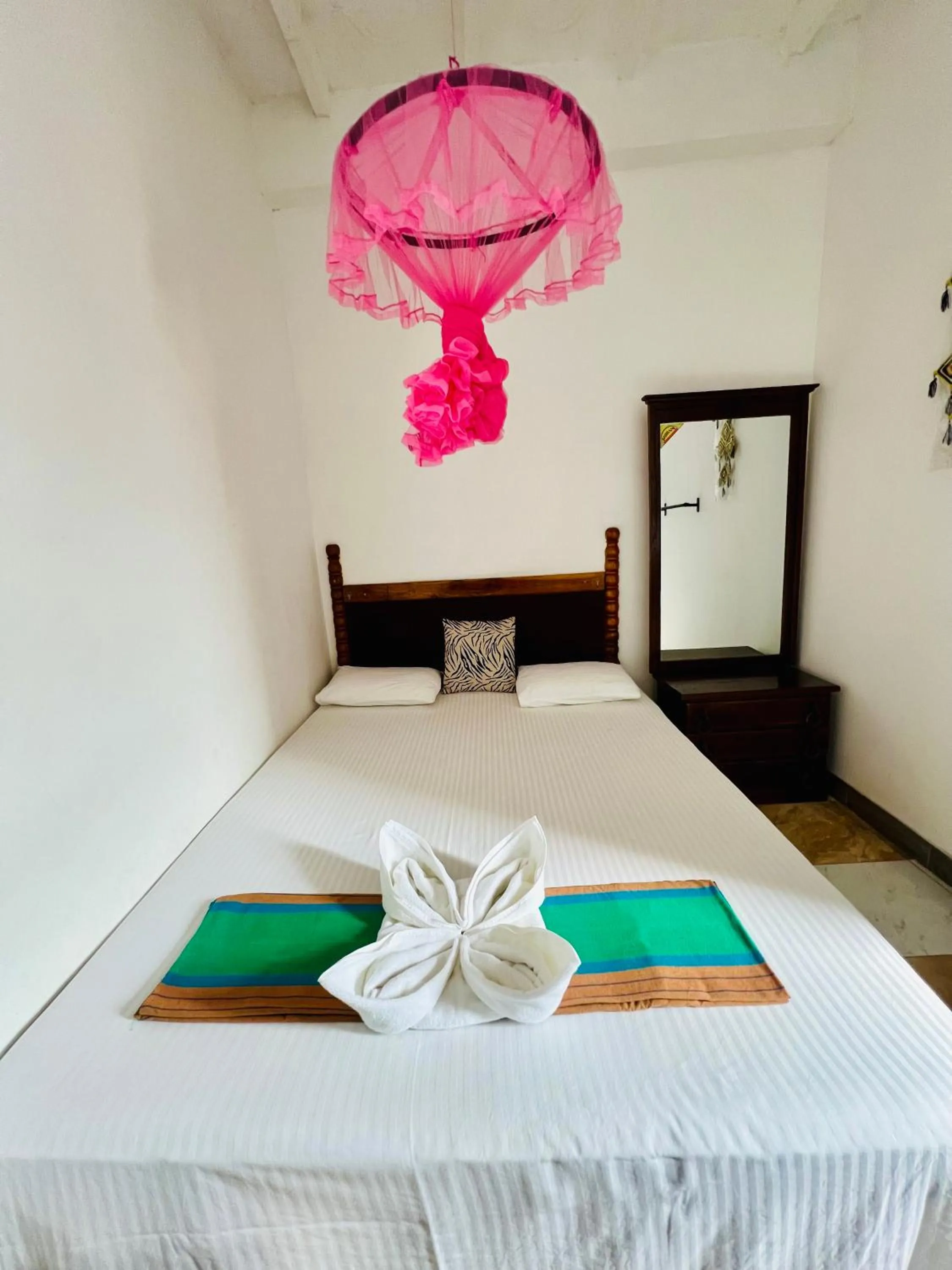 Bed in Dambulla Tourist Resort