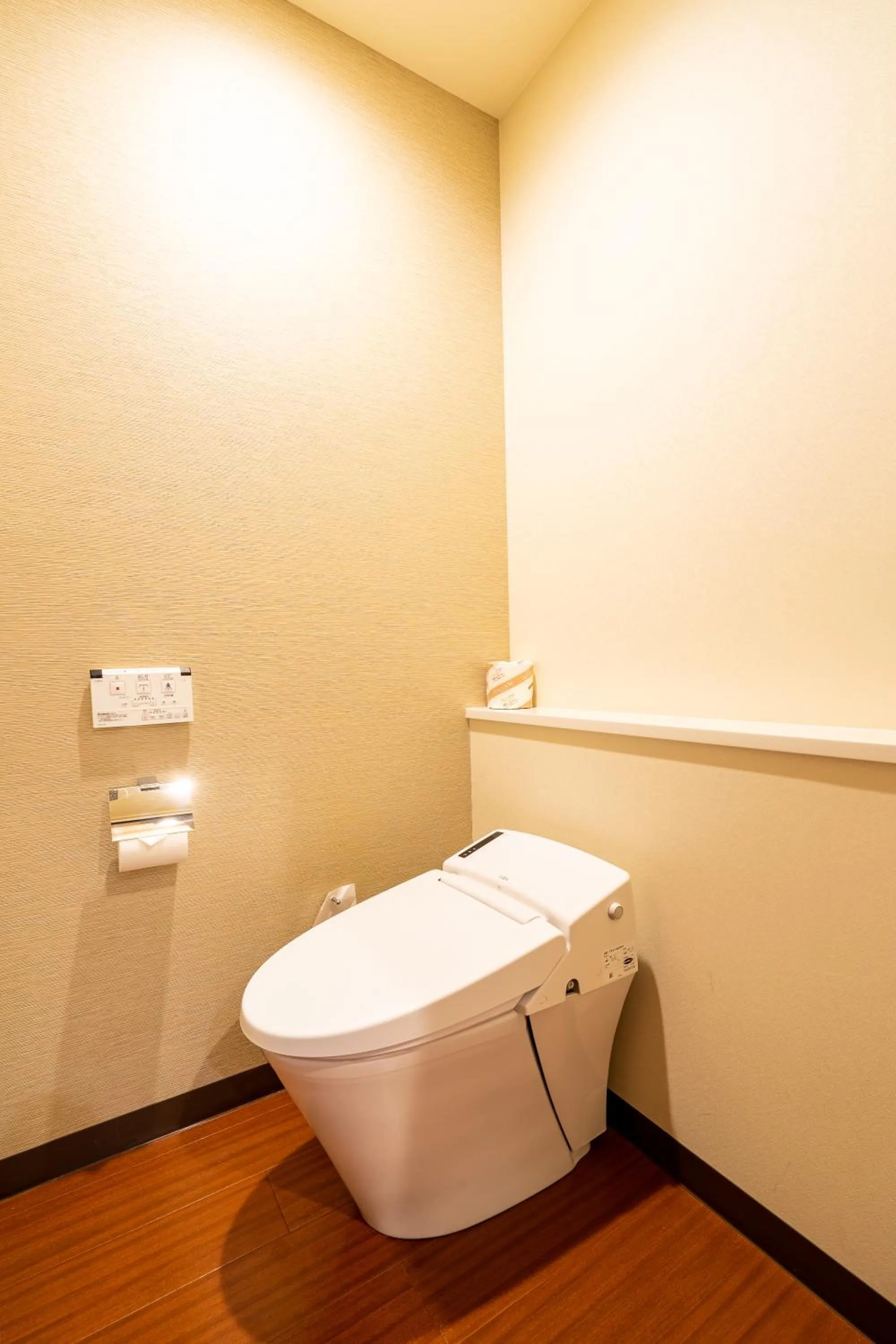 Toilet in Red Roof Inn Kamata / Haneda Tokyo