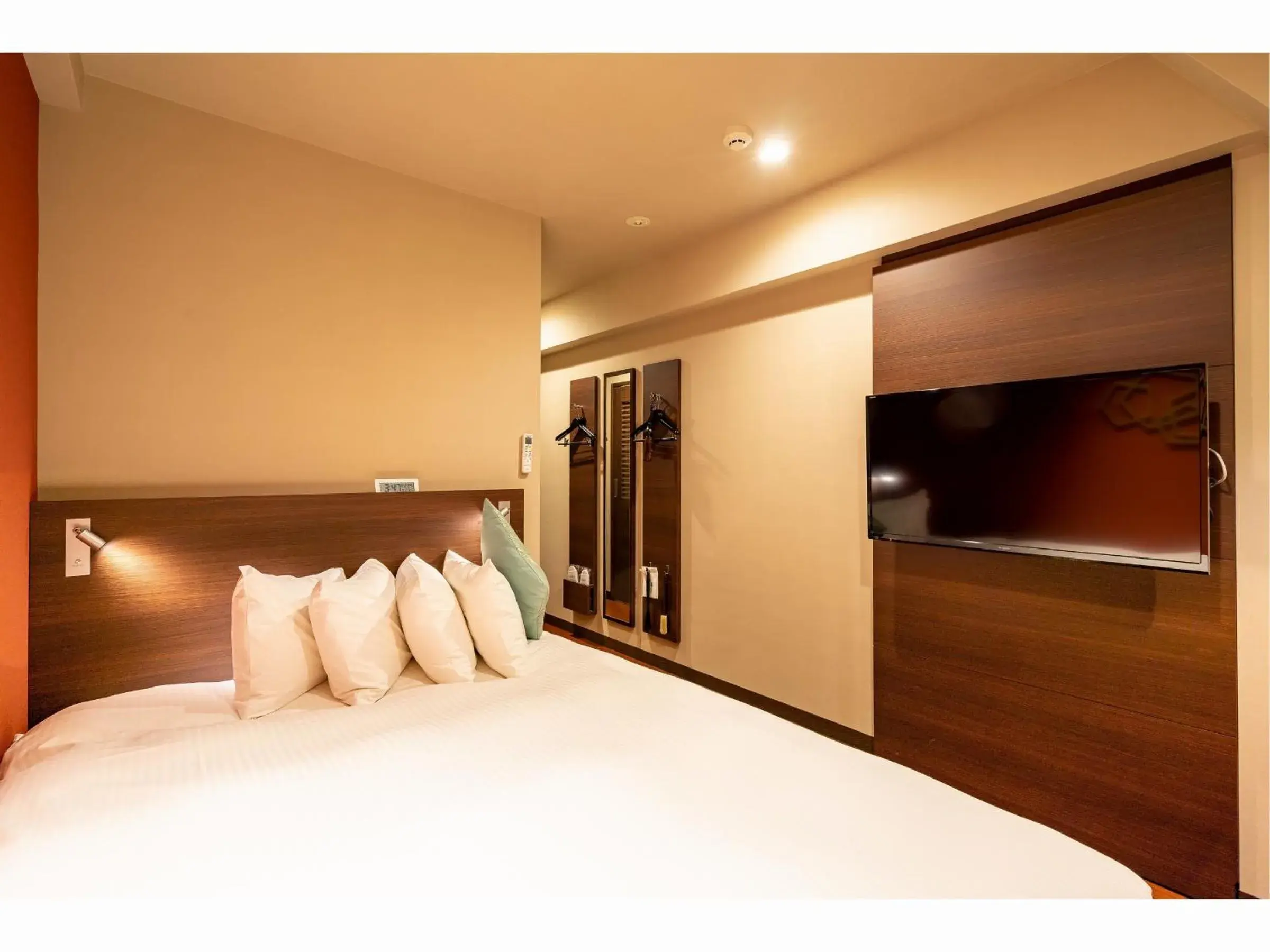 Double Room with Bathroom - single occupancy in Red Roof Inn Kamata / Haneda Tokyo Double Room with Bathroom - single occupancy in Red Roof Inn Kamata / Haneda Tokyo