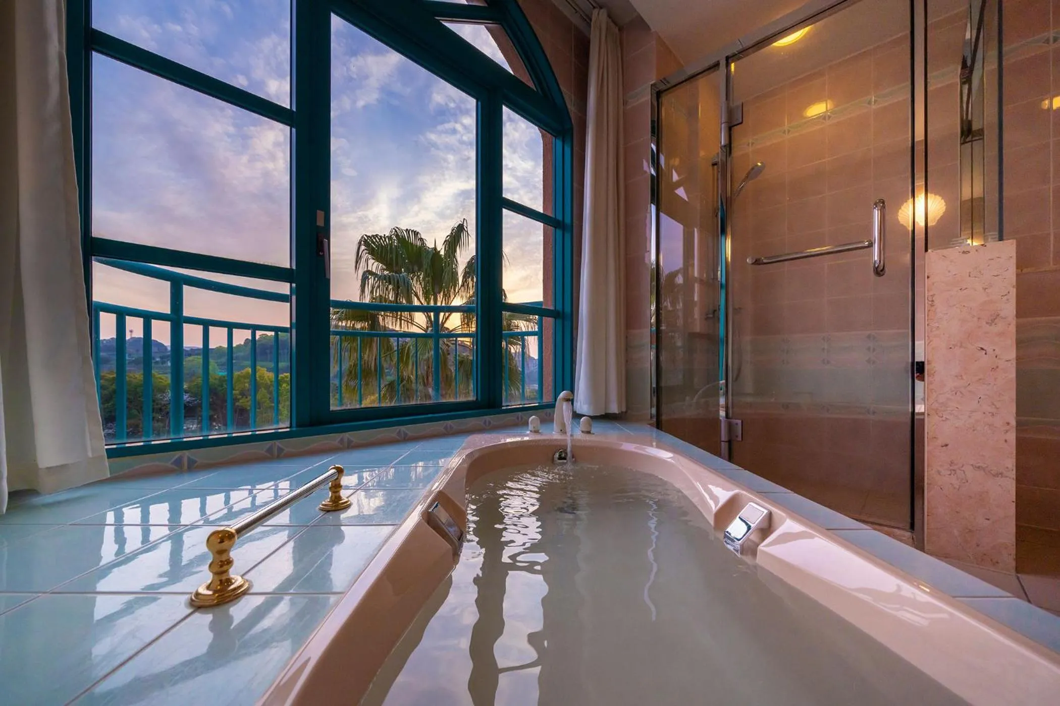 Ooedo Onsen Monogatari Premium Saikaibashi