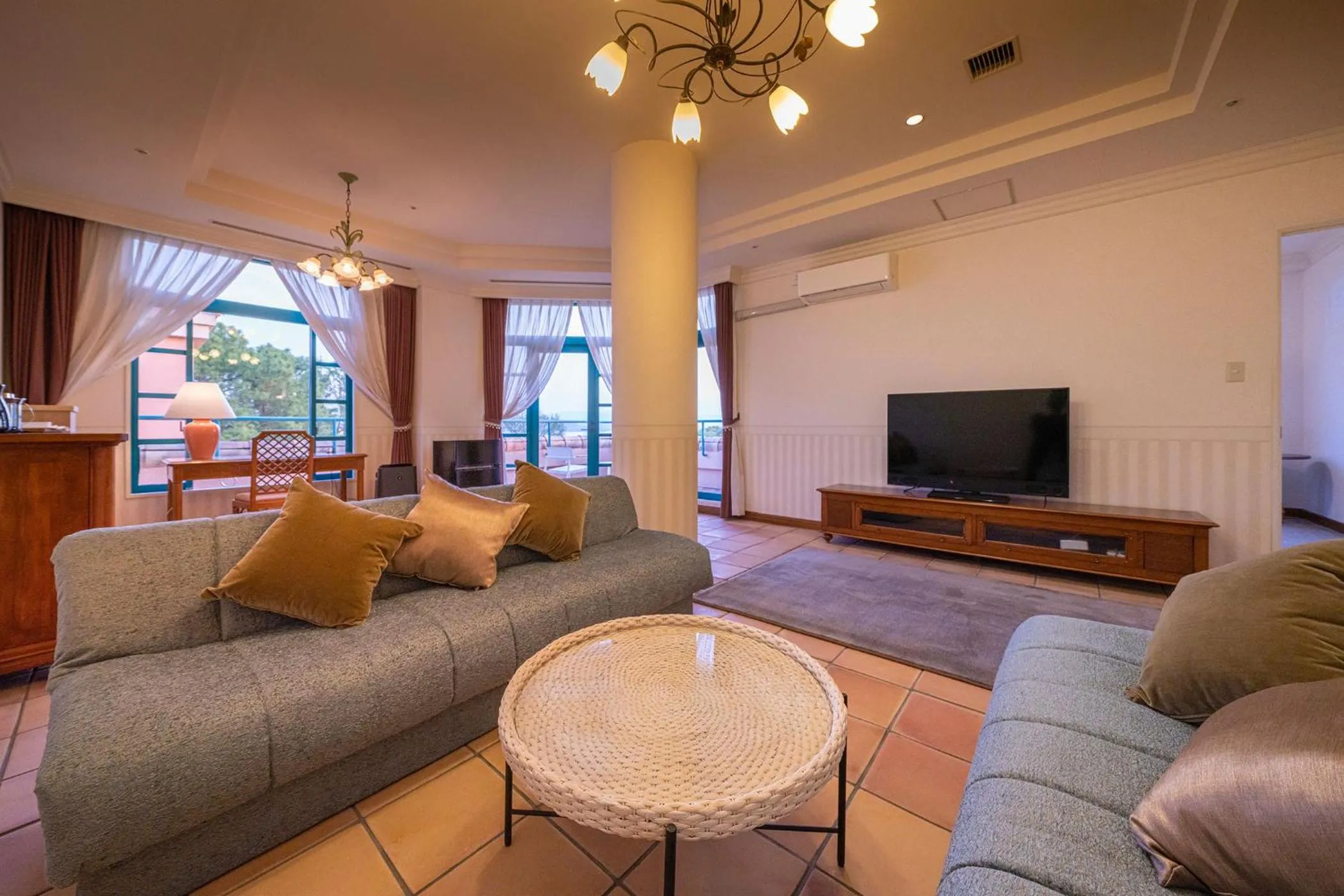 Ooedo Onsen Monogatari Premium Saikaibashi