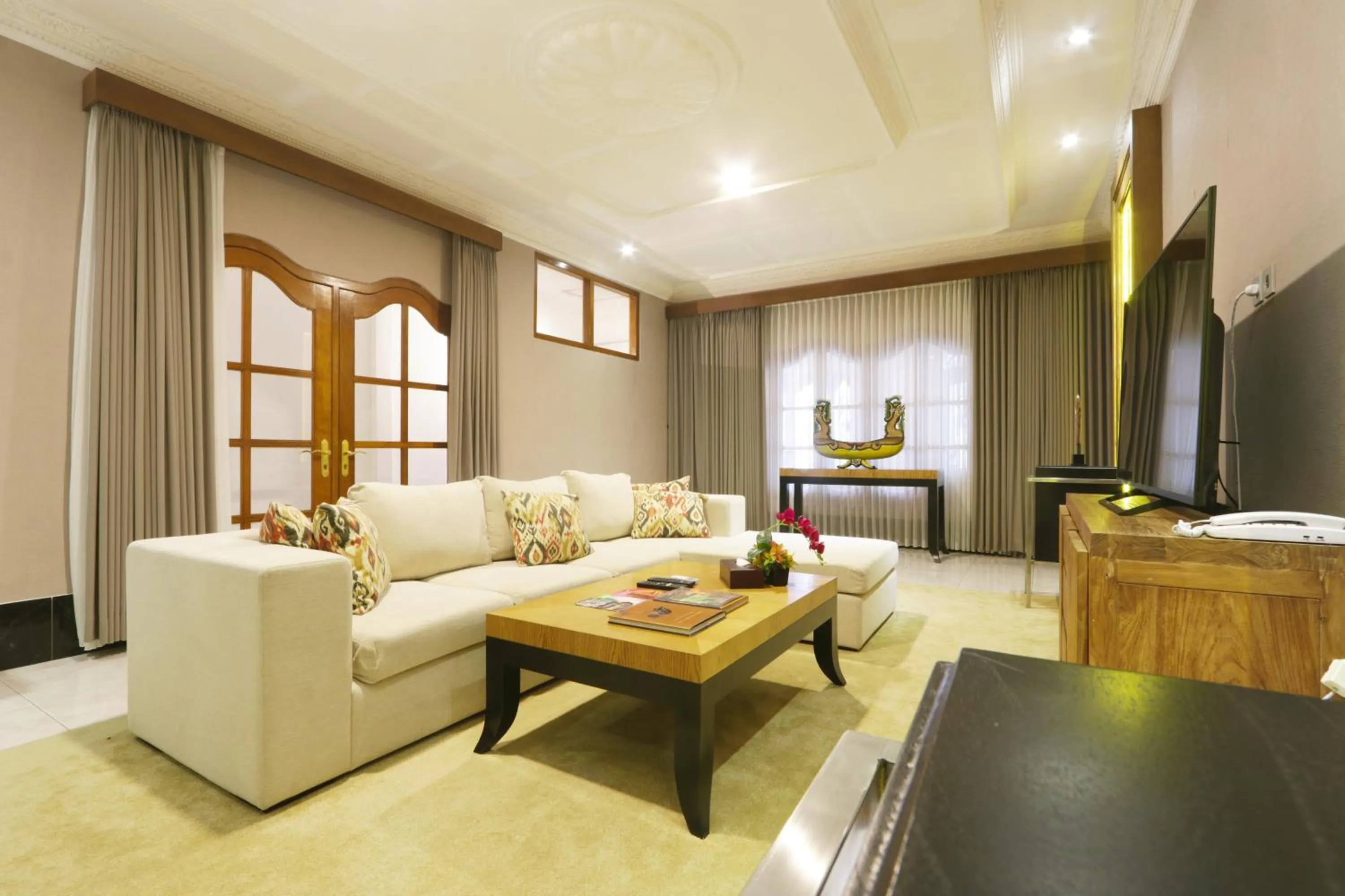 Bed in Raintree Boutique Villa & Gallery