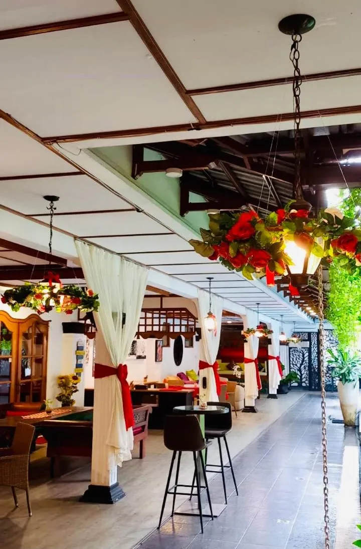 Restaurant/places to eat in Raintree Boutique Villa & Gallery