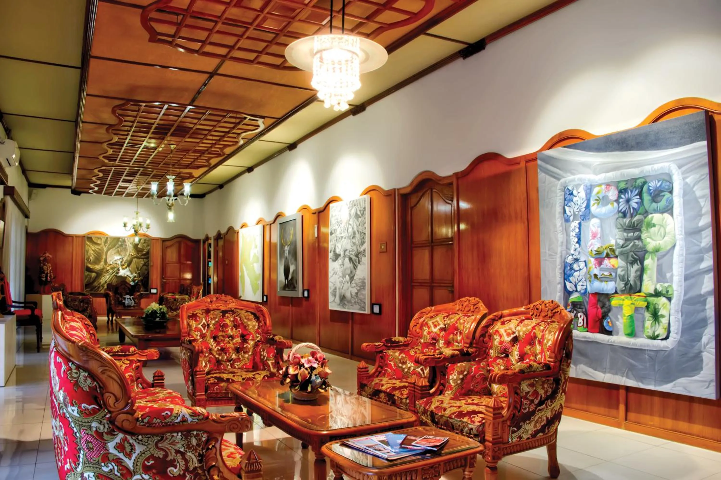 Raintree Boutique Villa & Gallery