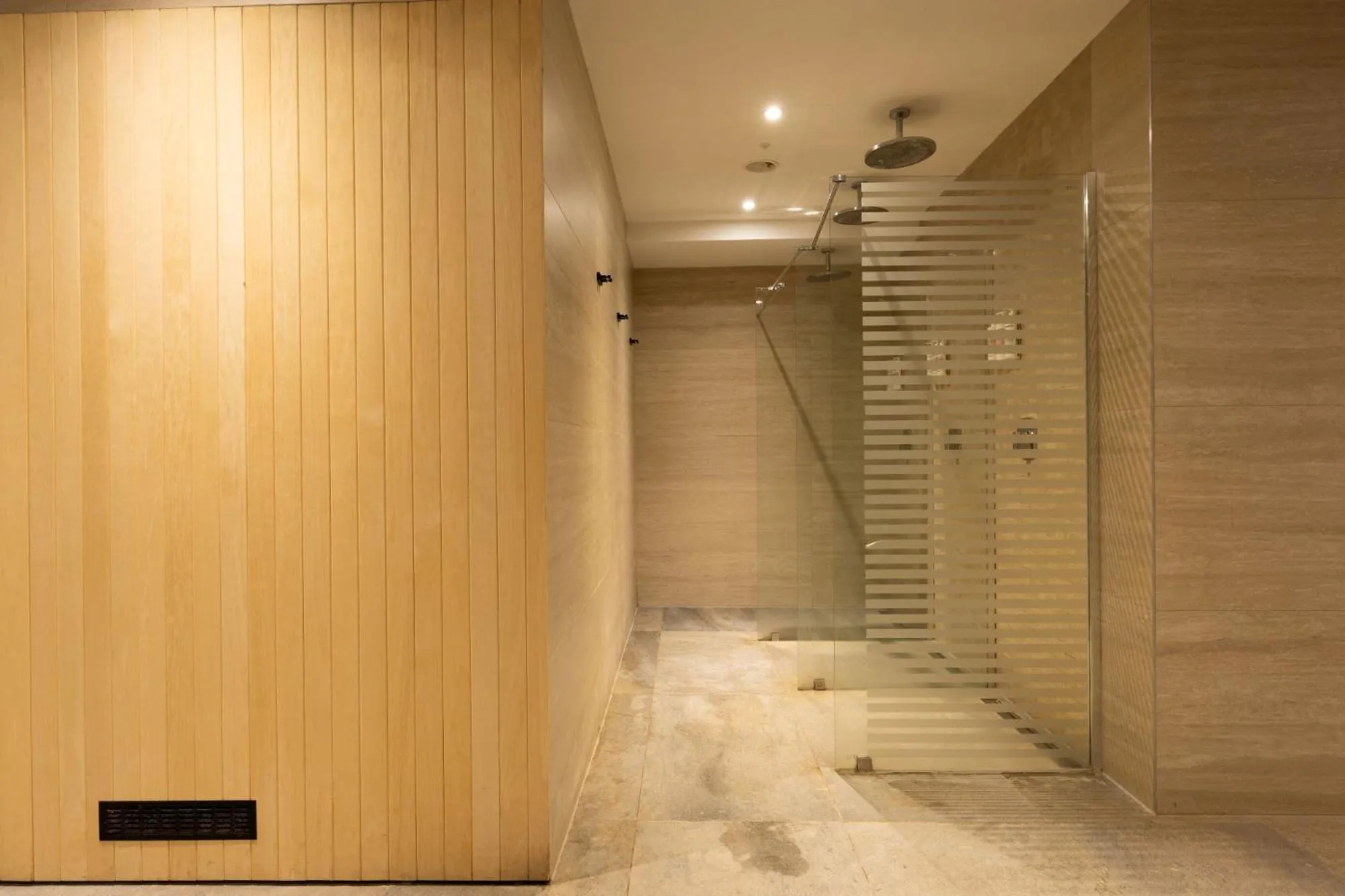 Shower in Royal Ariston Hotel