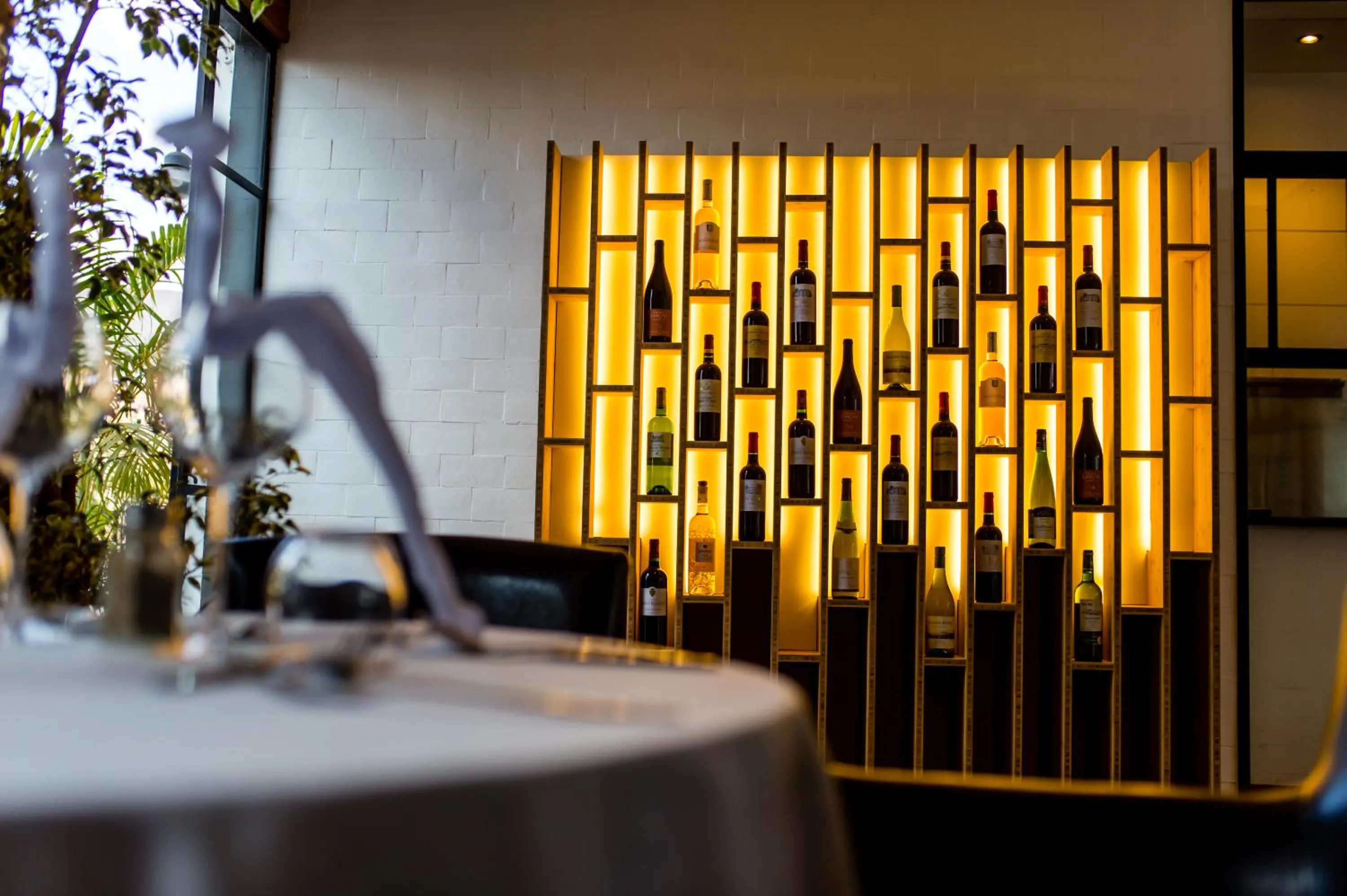 Restaurant/places to eat in Grand Hotel Urban