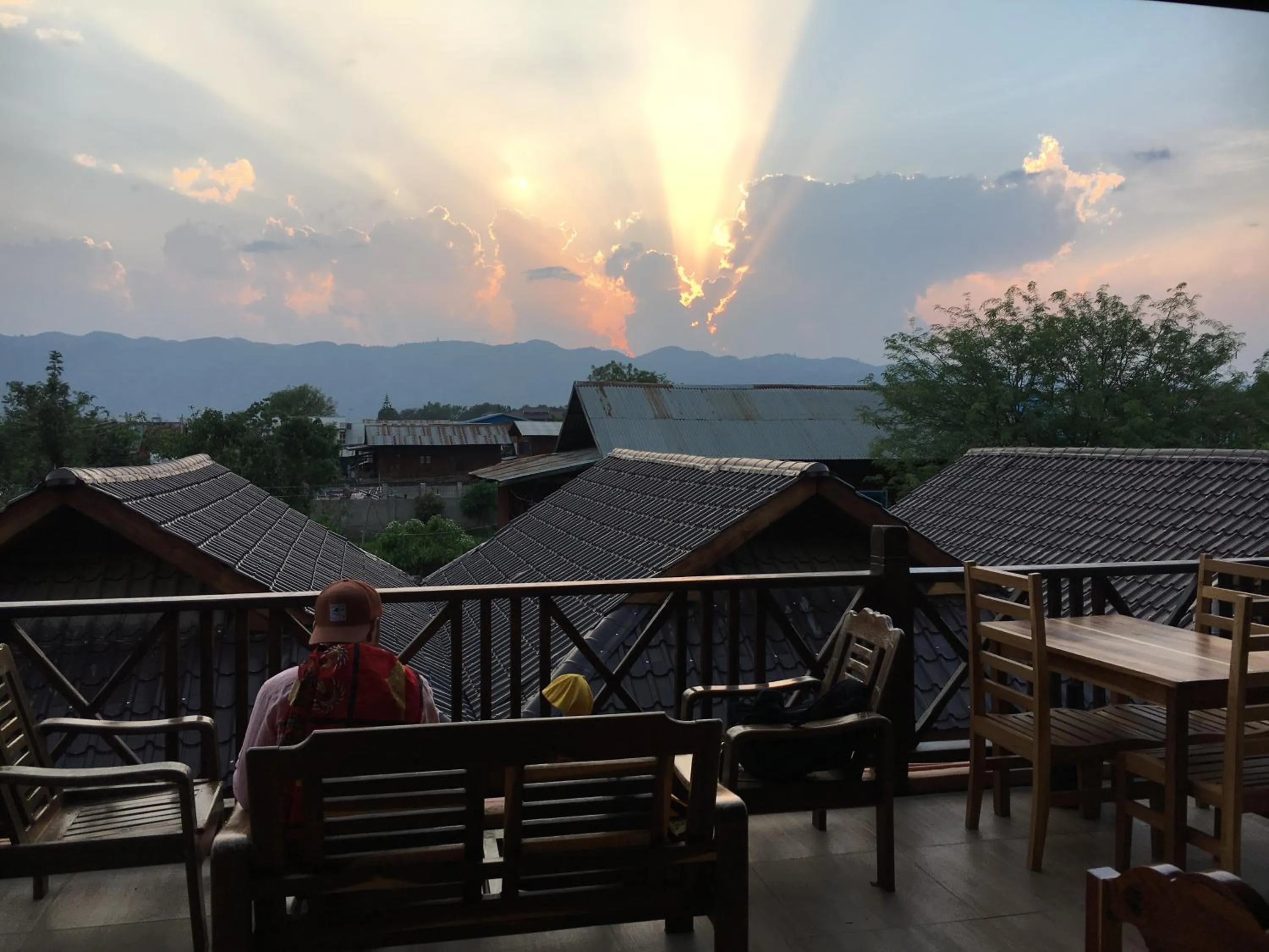 Sunset in Inle Cottage Boutique Hotel