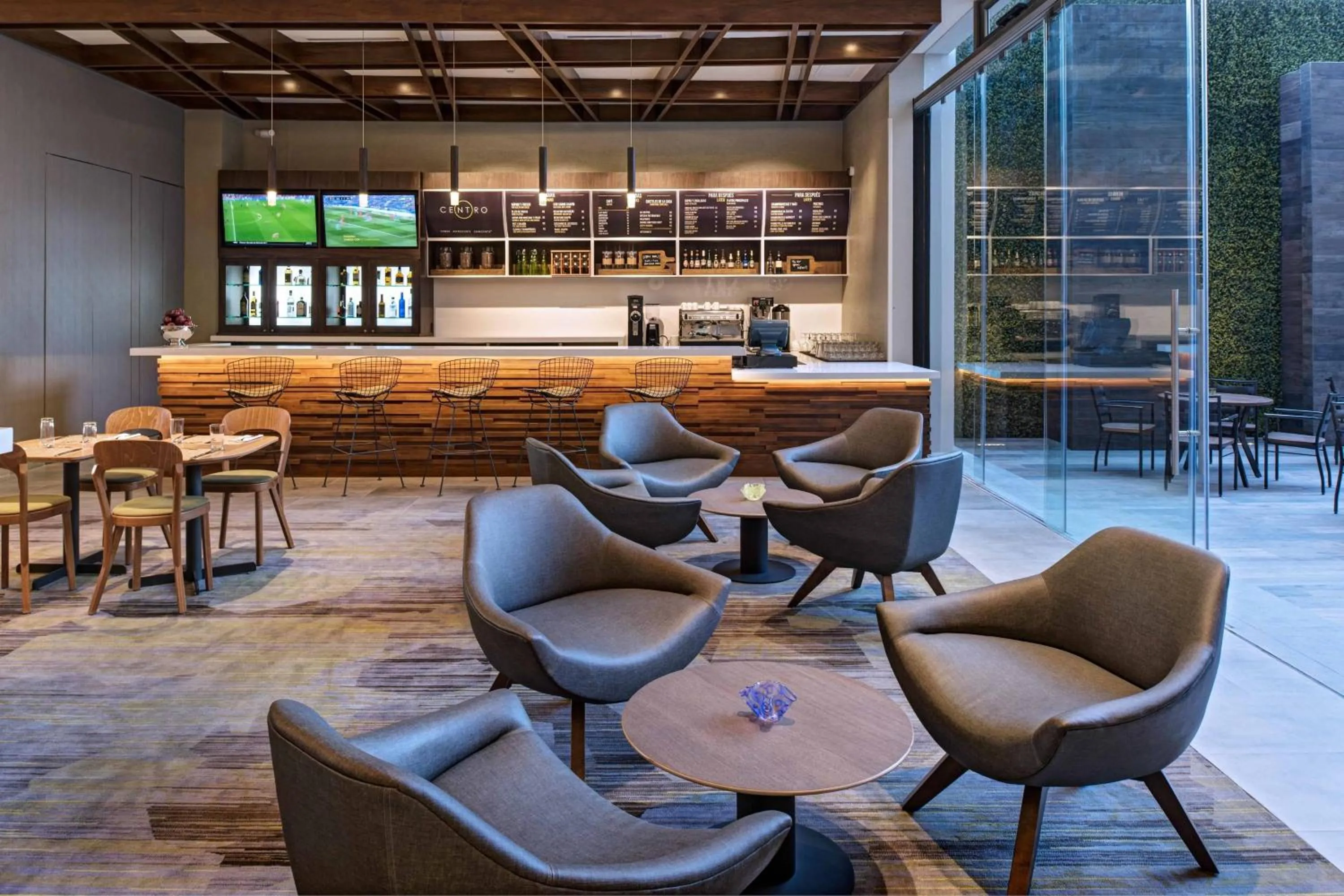 Restaurant/places to eat in Courtyard by Marriott Guatemala City