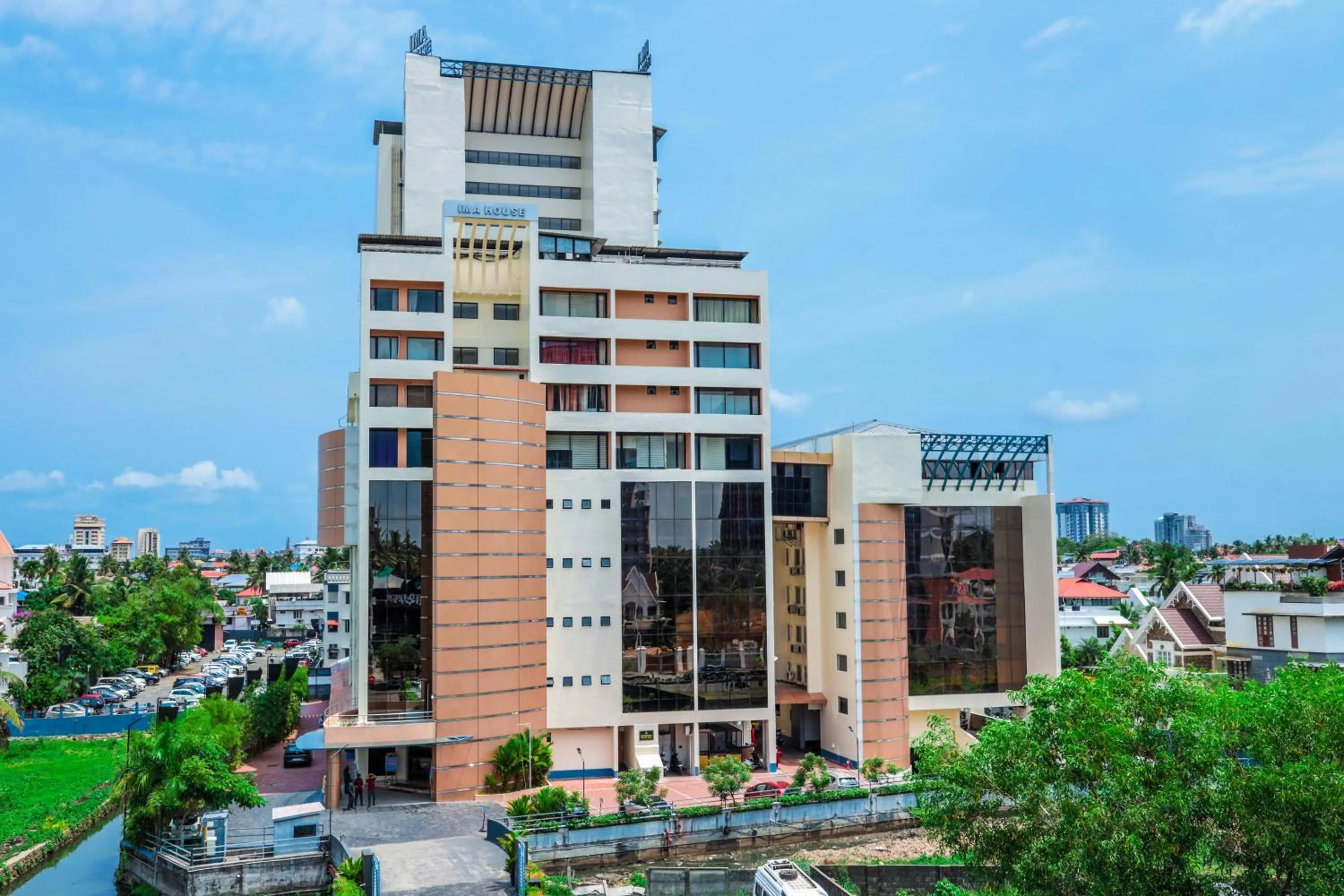 Facade/entrance in IMA House