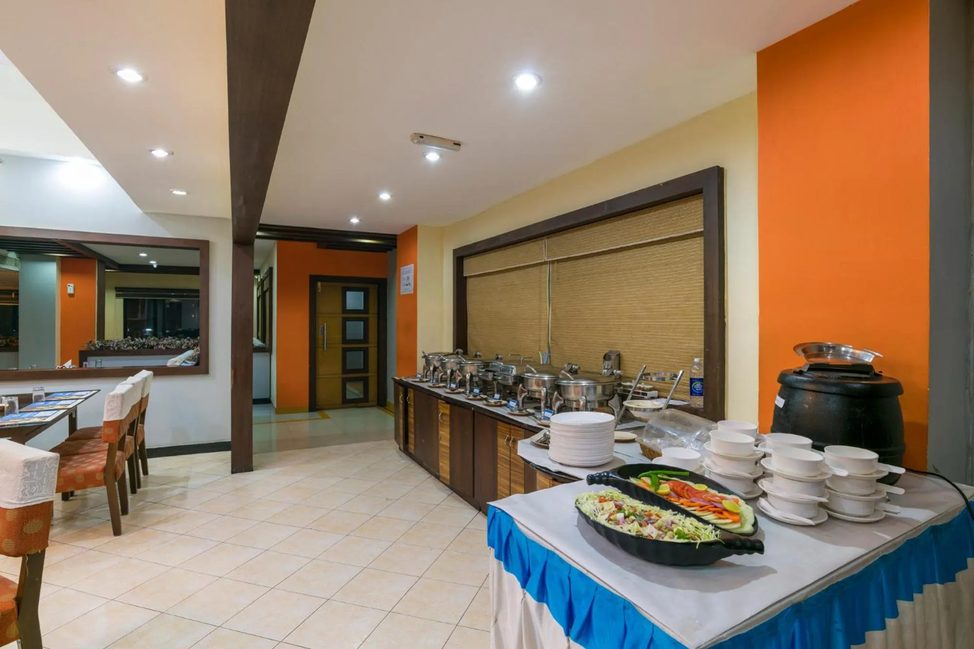 Restaurant/places to eat in IMA House