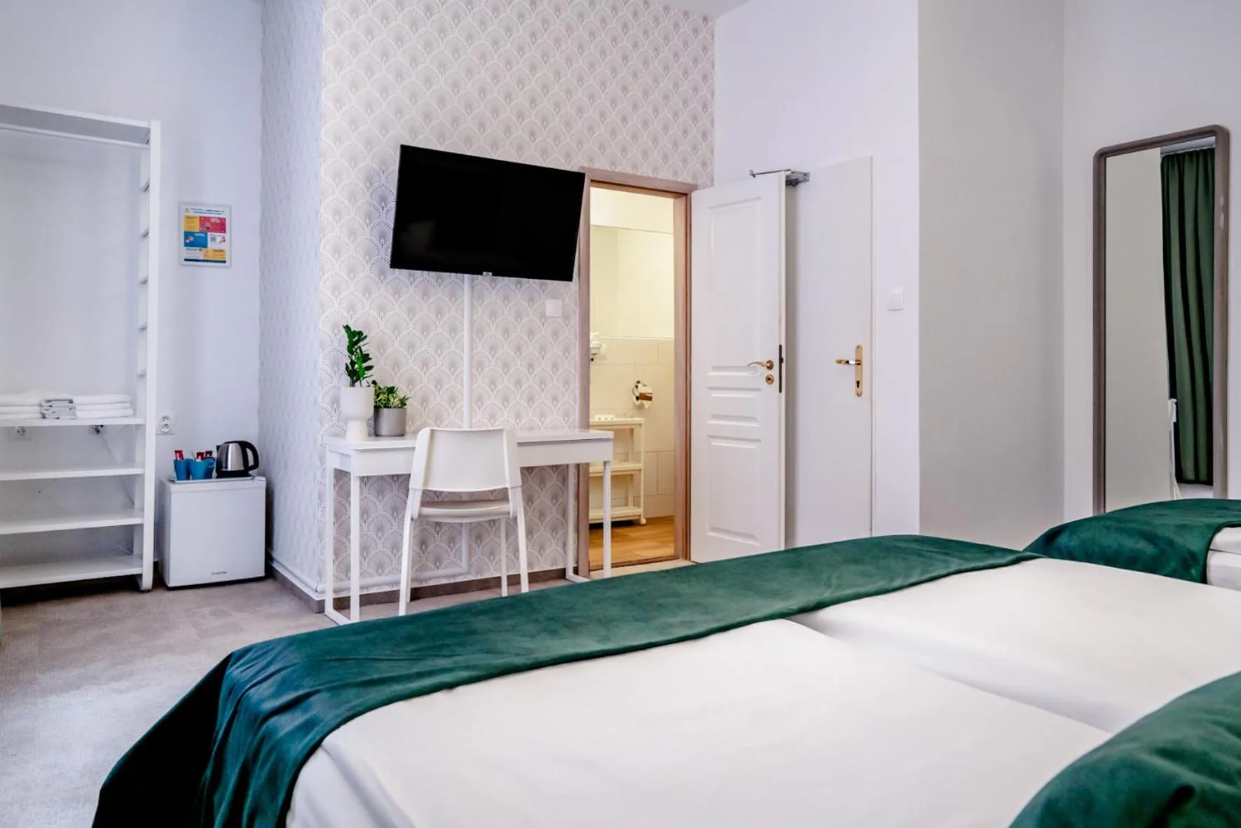 Photo of the whole room, Bed in Elisabeth Old Town