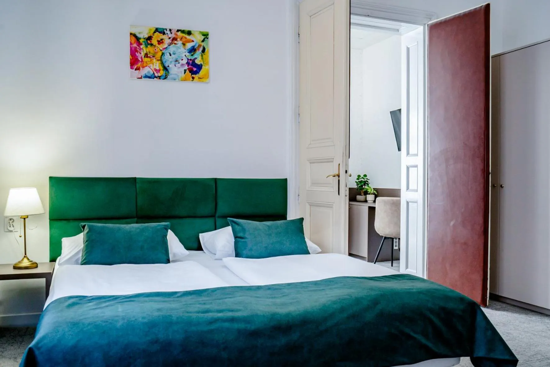 Photo of the whole room, Bed in Elisabeth Old Town